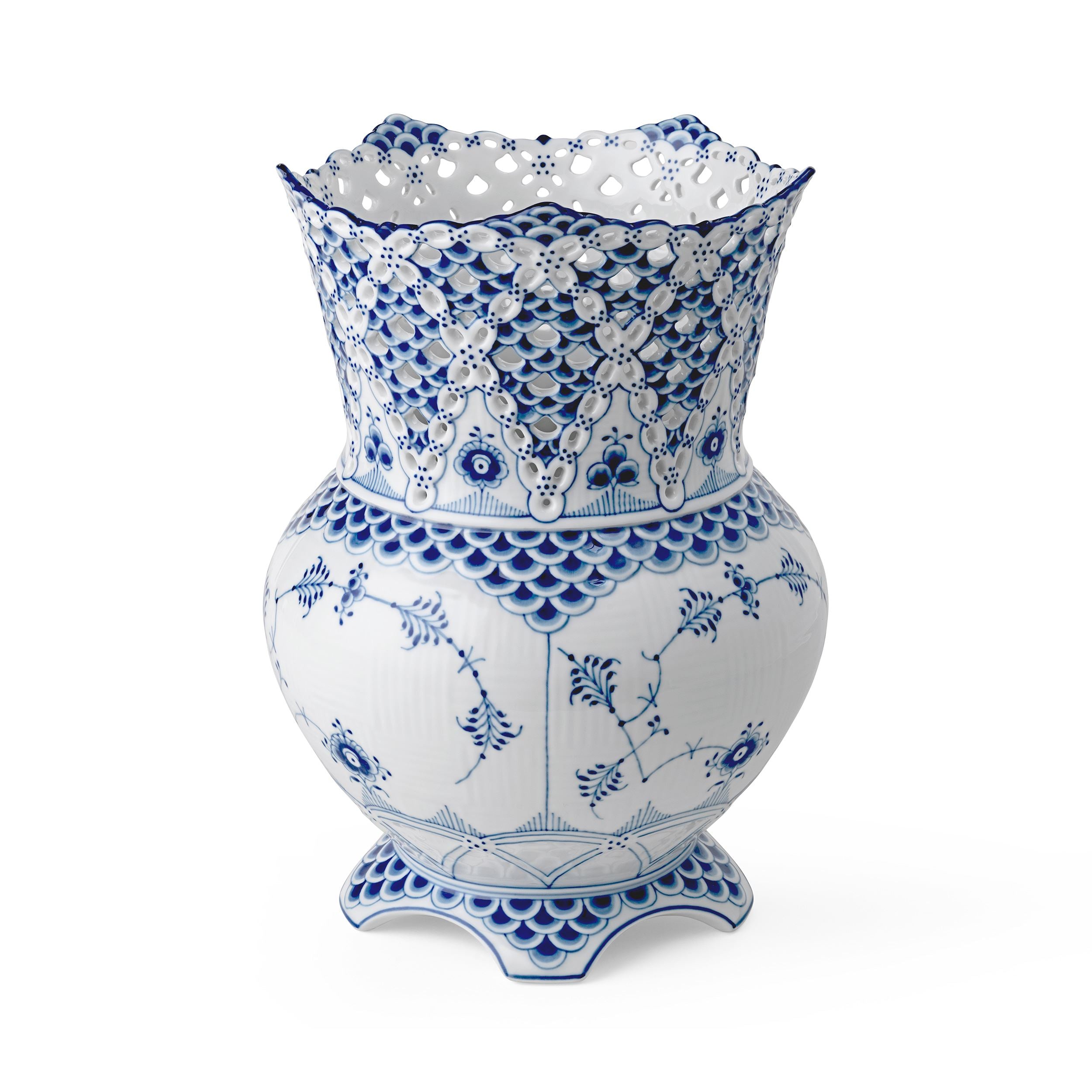 花瓶・フラワースタンド   Blue Fluted Lace Vase Blue Fluted Full Lace Vase, 22 cm | Royal Copenhagen