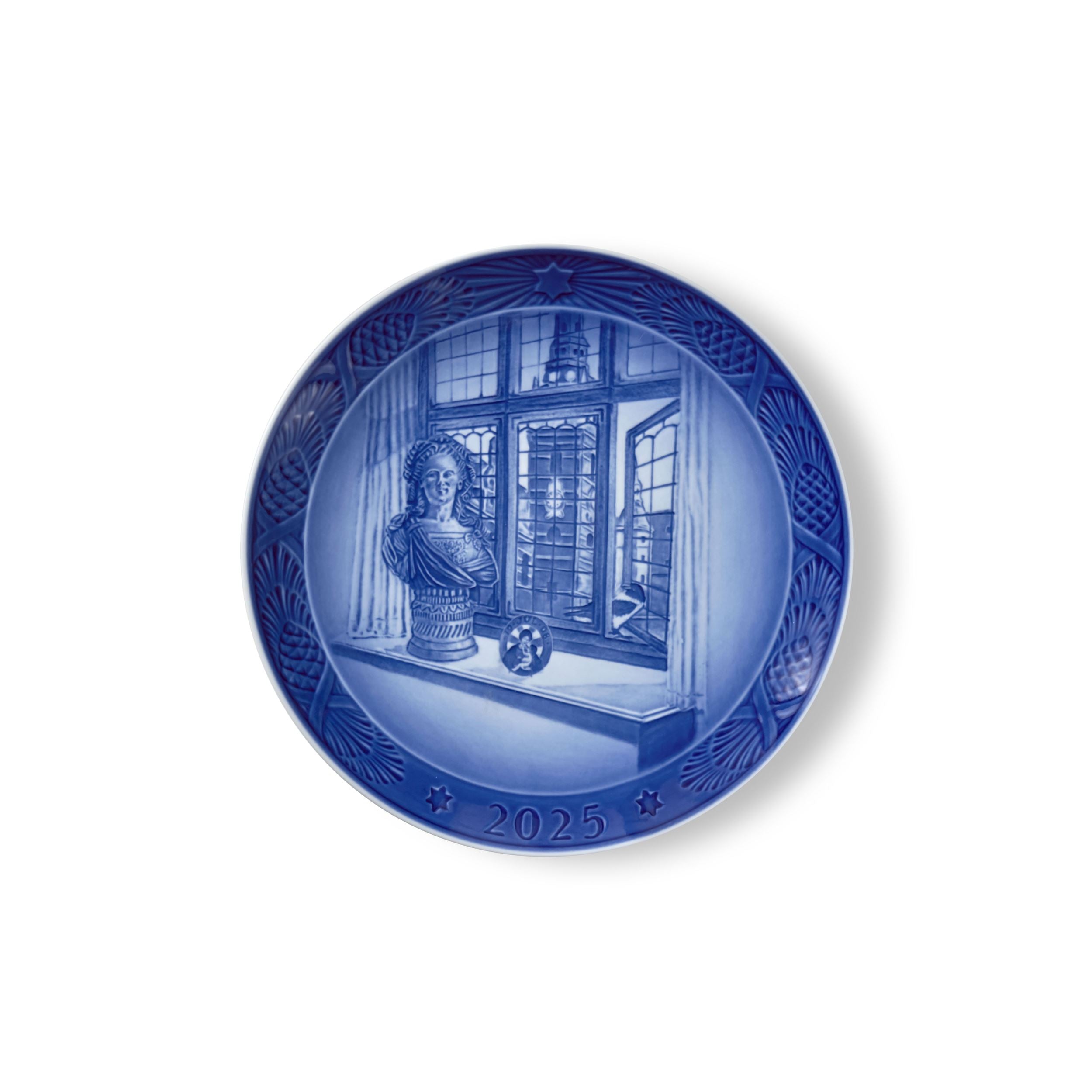 Christmas Plate 2025, Queen Juliane Marie, 18 cm | Royal Copenhagen