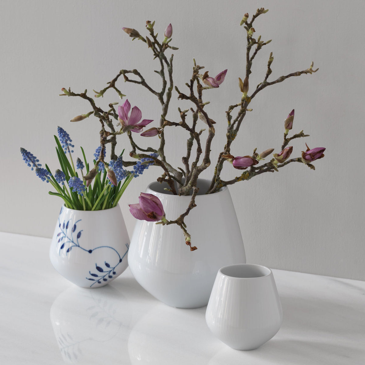 Mega Gerippt Blau Vase, 15 cm - Blue Fluted Mega Vase, 15 cm