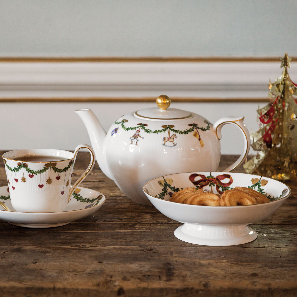 Star Fluted Christmas Teapot, 140 cl