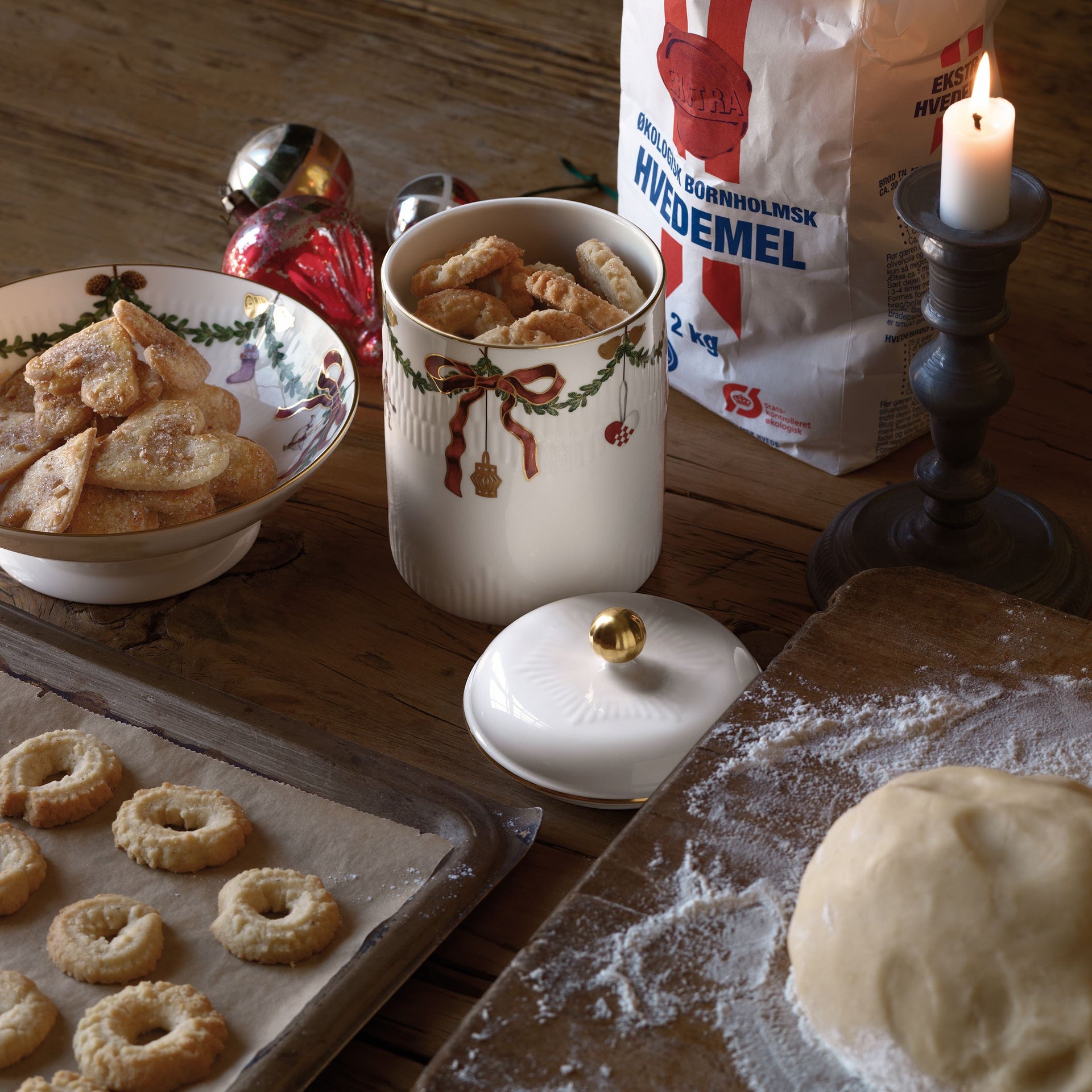 Star Fluted Christmas Bowl on Foot, 42 cl