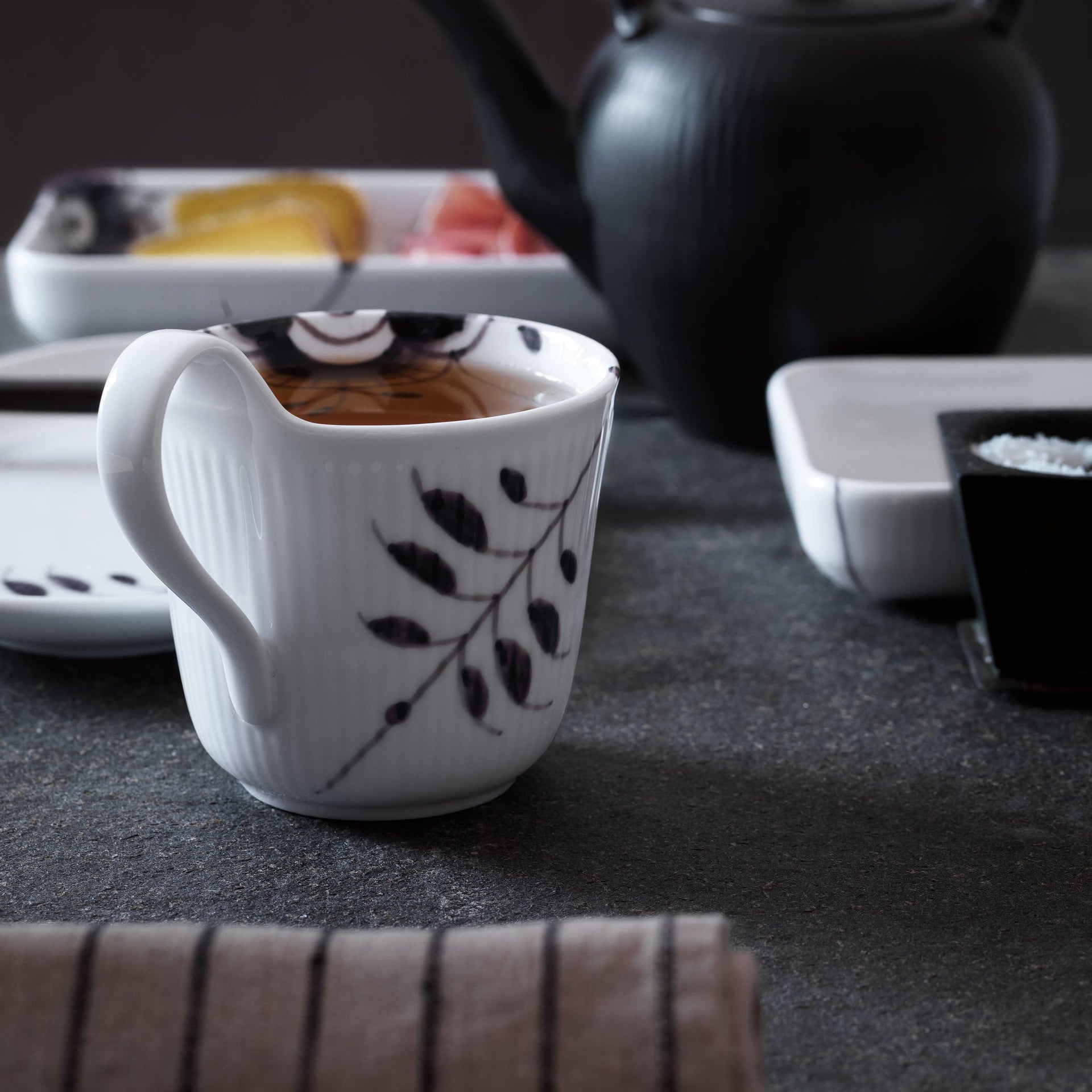 Black Fluted Mega High Handle Cup, 33 cl