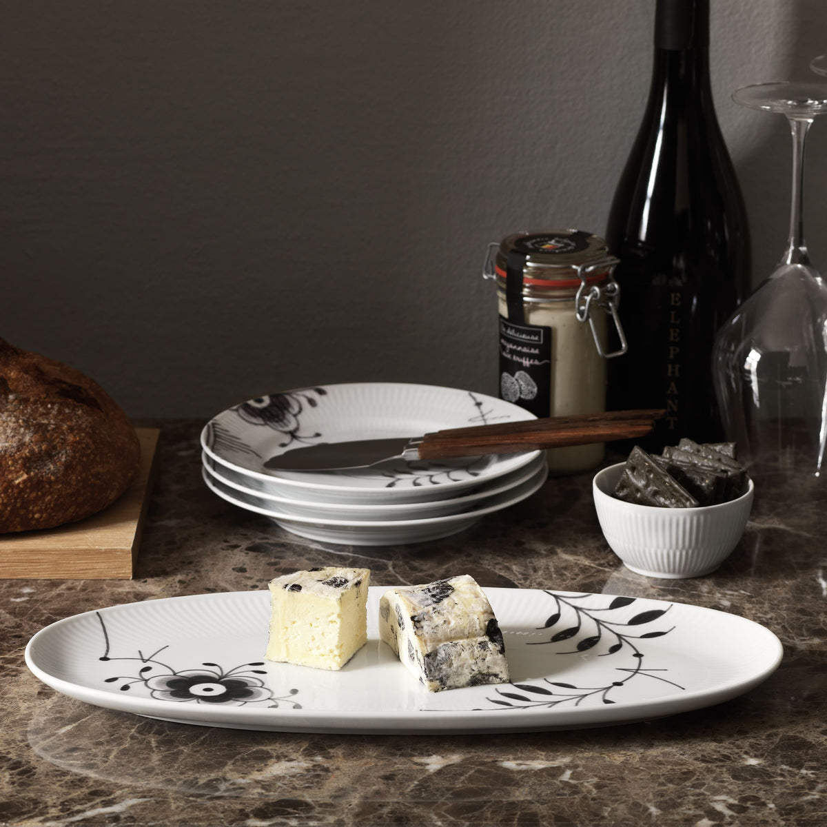 Black Fluted Mega Plate, Decoration 2, 19 cm