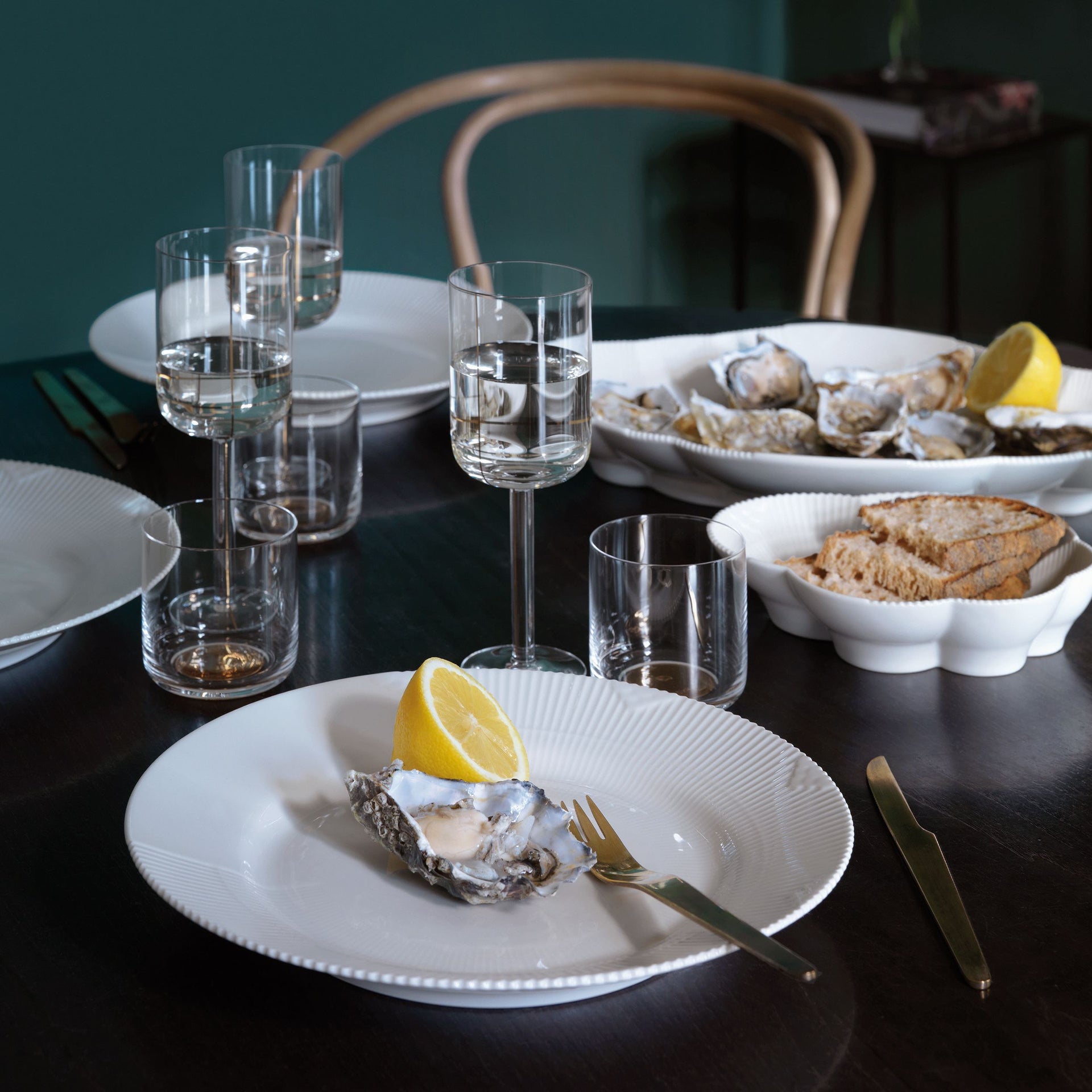 Elements Weiss Schale, 39,5 cm - White Elements Dish, 38.5 cm