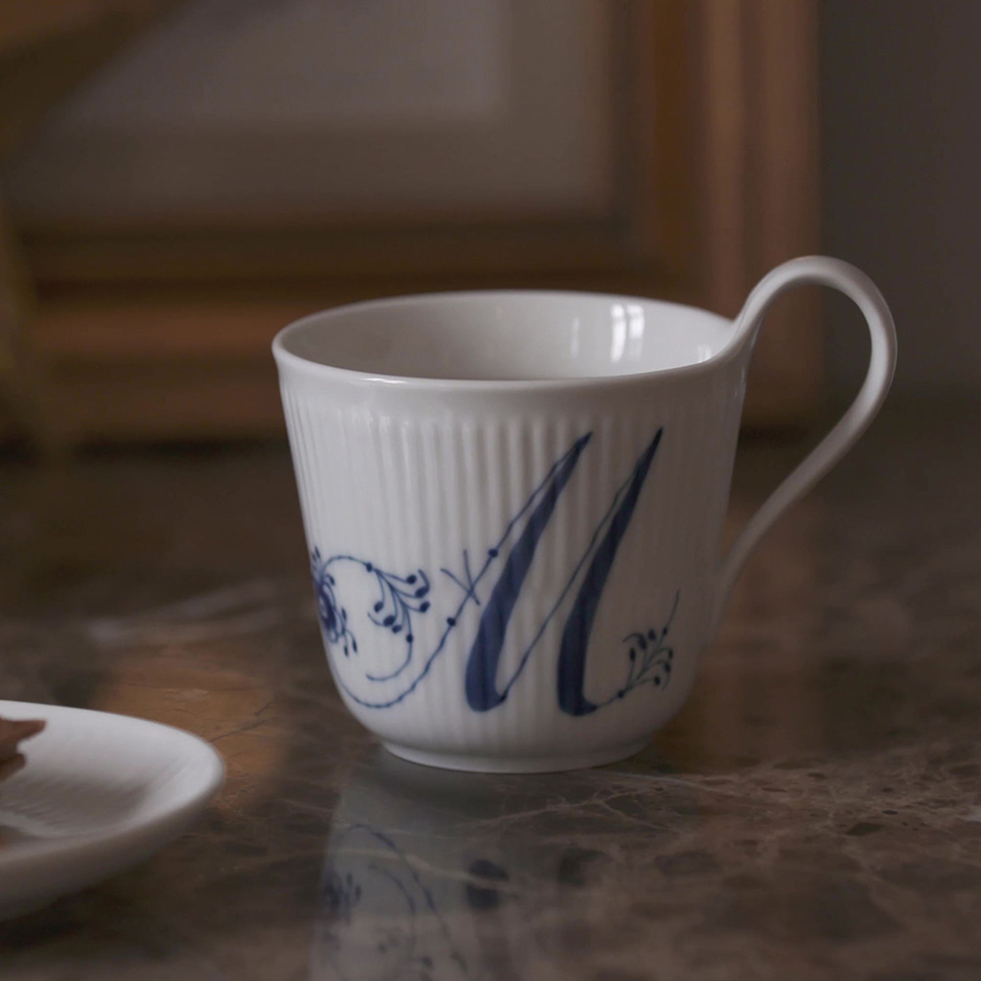 Alphabet Collection High Handle Cup, M, 33 cl