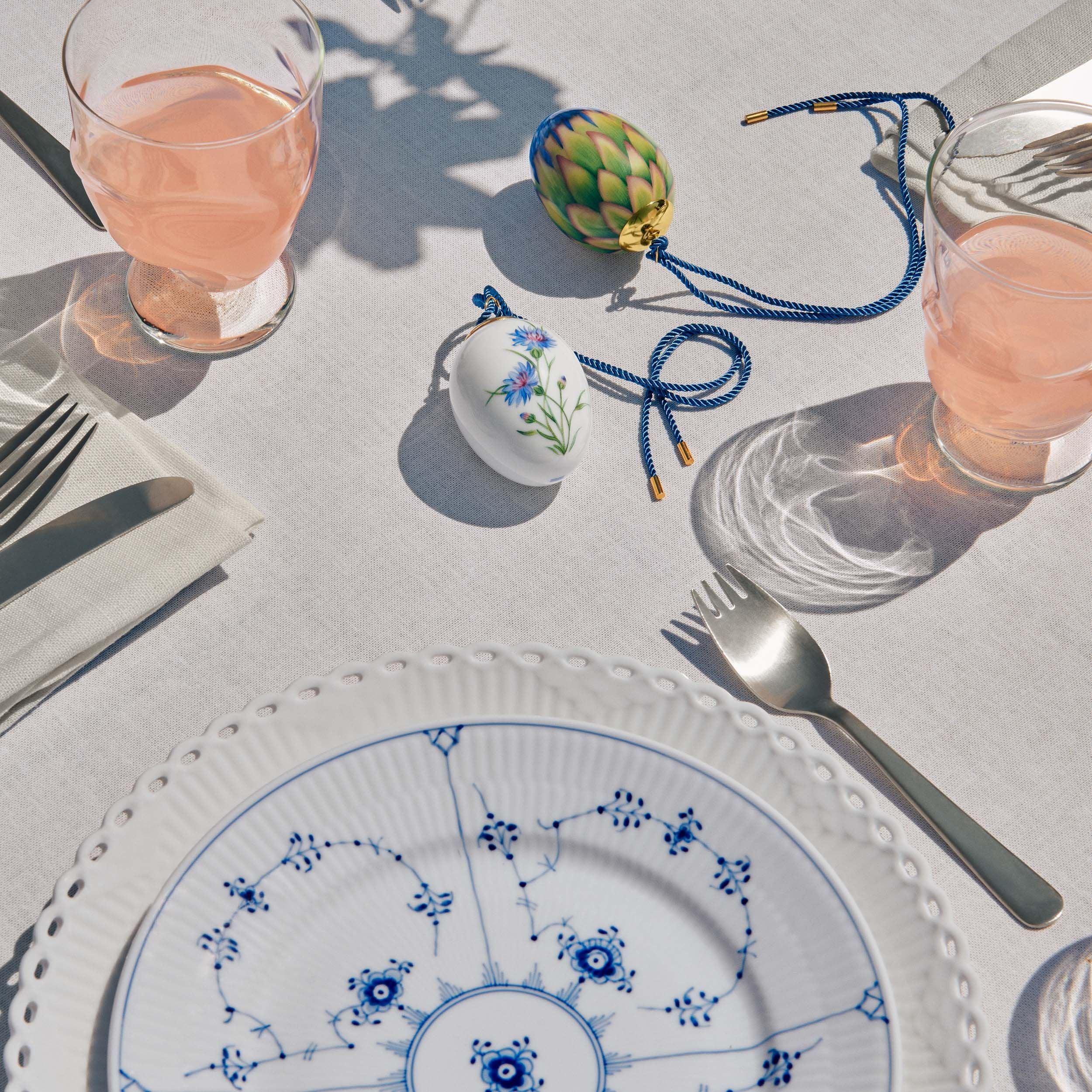 Blue Fluted Plain Plate, 22 cm | Royal Copenhagen