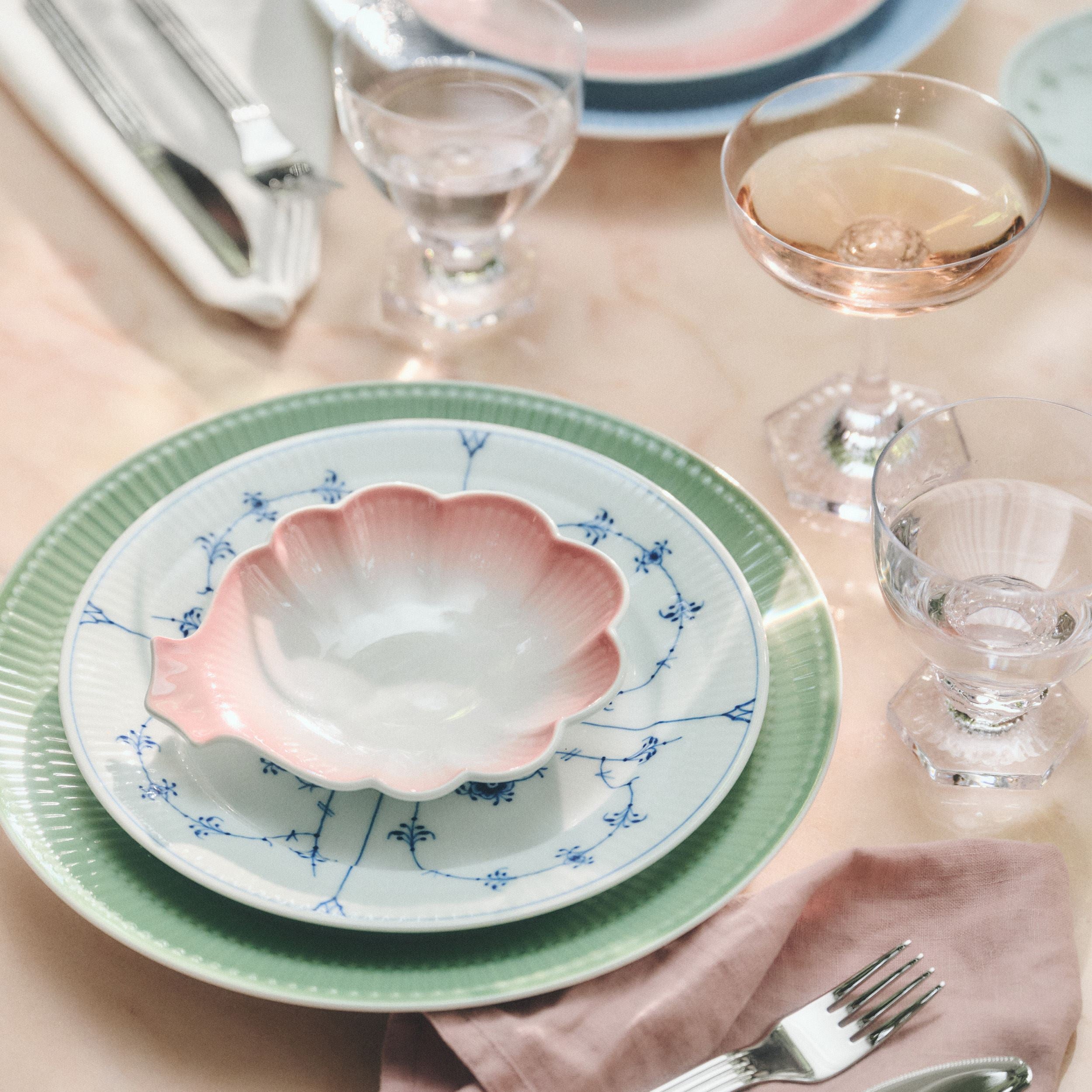 Blue Fluted Plain Plate, 22 cm | Royal Copenhagen
