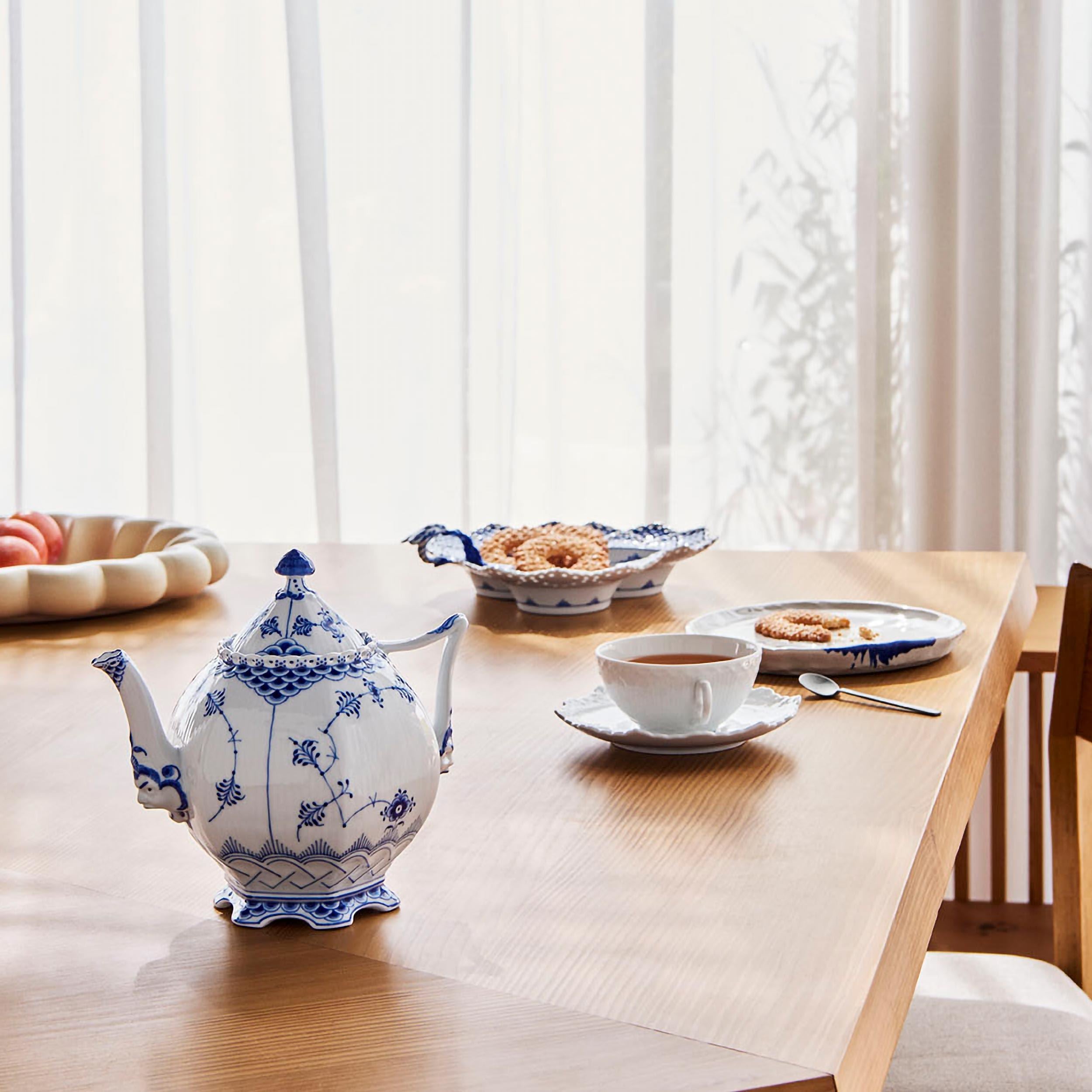 Blue Fluted Full Lace Teapot, 100 cl | Royal Copenhagen