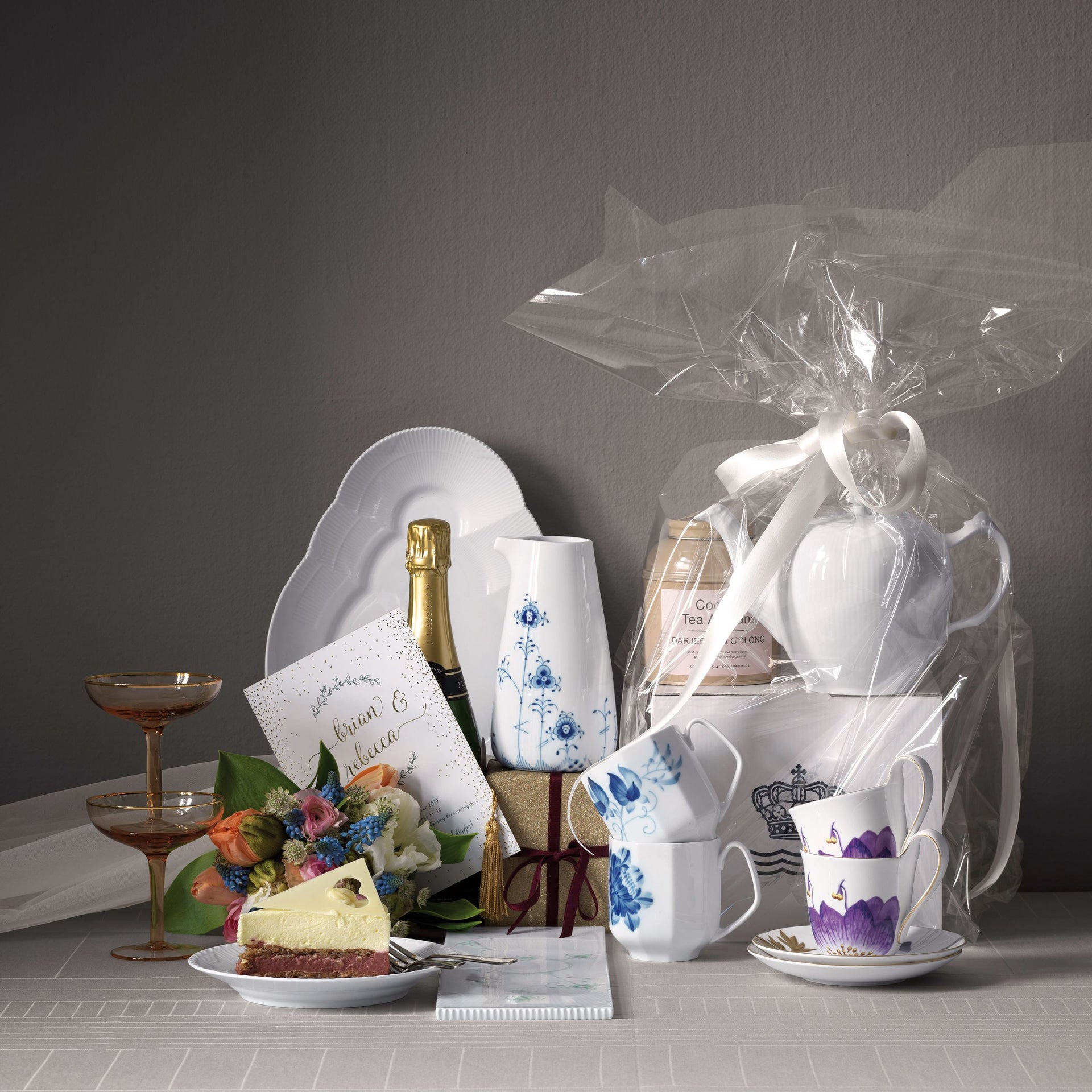 White Fluted Half Lace Teapot, 100 cl