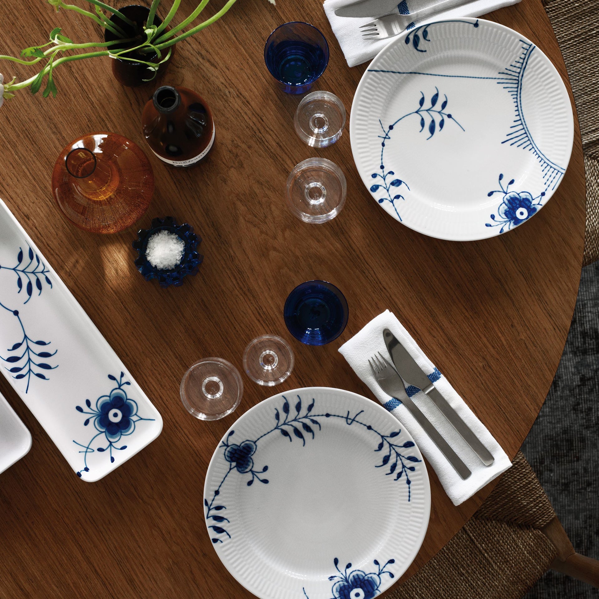 Mega Gerippt Blau Schale, 36 cm - Blue Fluted Mega Dish, 36 cm