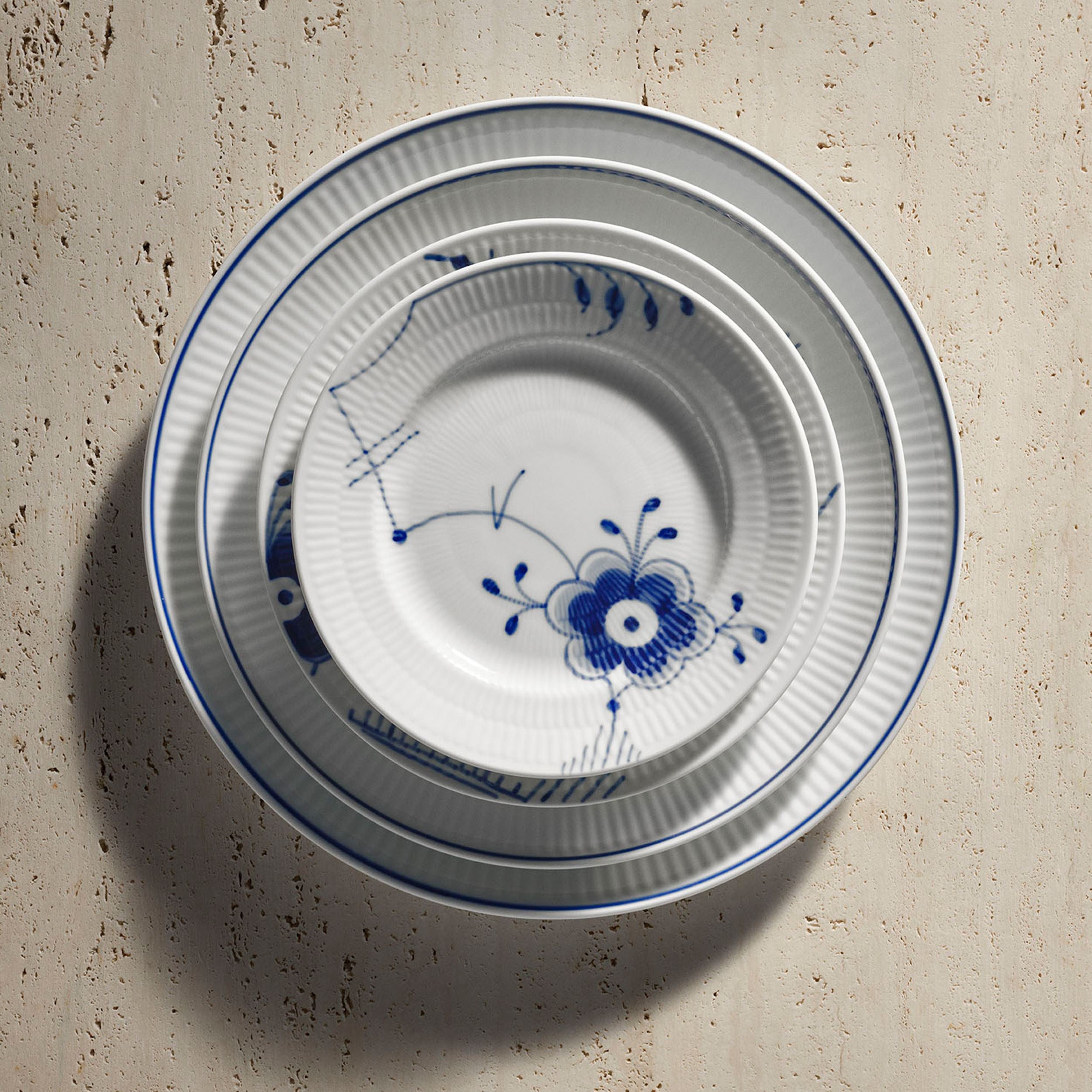 Blue Fluted Mega Plate, Decoration 2, 19 cm | Royal Copenhagen