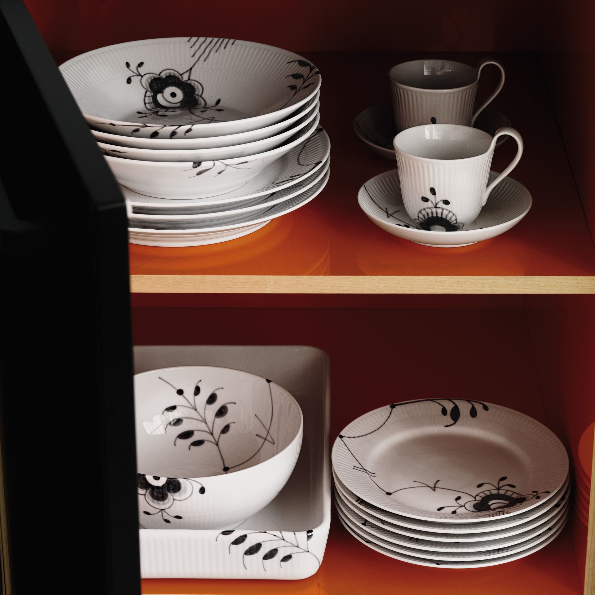 Black Fluted Mega Bowl, 180 cl