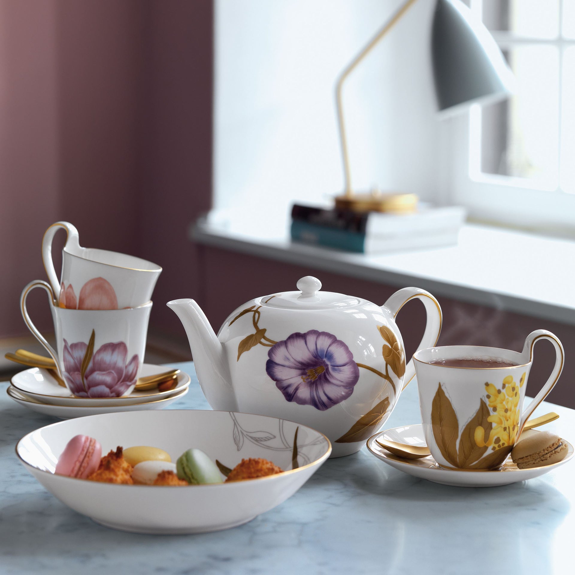 Flora højhankskop og underkop, Magnolia, 27 cl - Flora High Handle Cup and Saucer, Magnolia, 27 cl