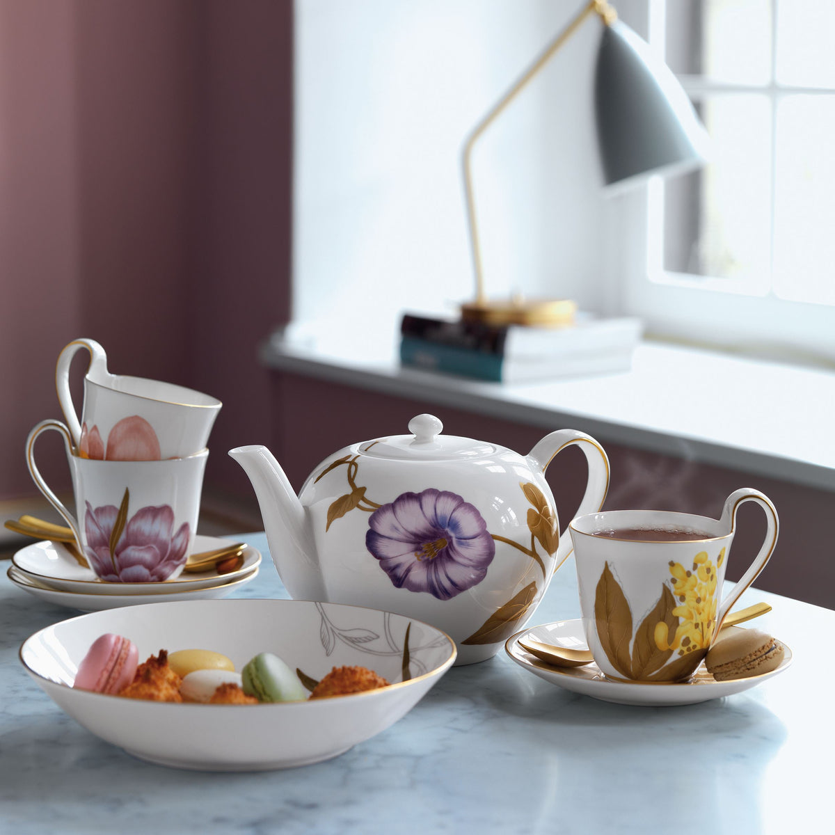 Flora højhankskop og underkop, Iris, 27 cl - Flora High Handle Cup and Saucer, Iris, 27 cl