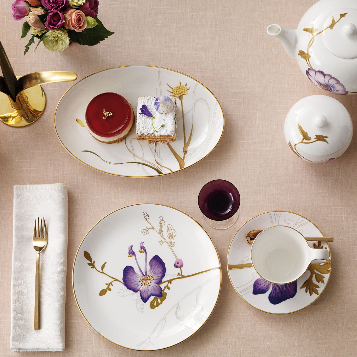 Flora højhankskop og underkop, Stedmoderblomst, 27 cl - Flora High Handle Cup and Saucer, Pansy, 27 cl