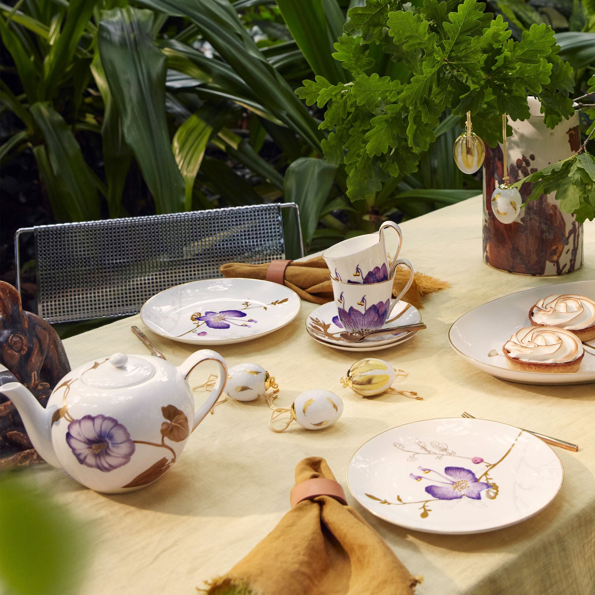 Flora højhankskop og underkop, Stedmoderblomst, 27 cl - Flora High Handle Cup and Saucer, Pansy, 27 cl