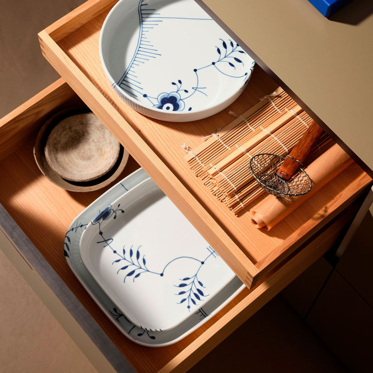 Blue Fluted Mega Ovenware, 27 cm