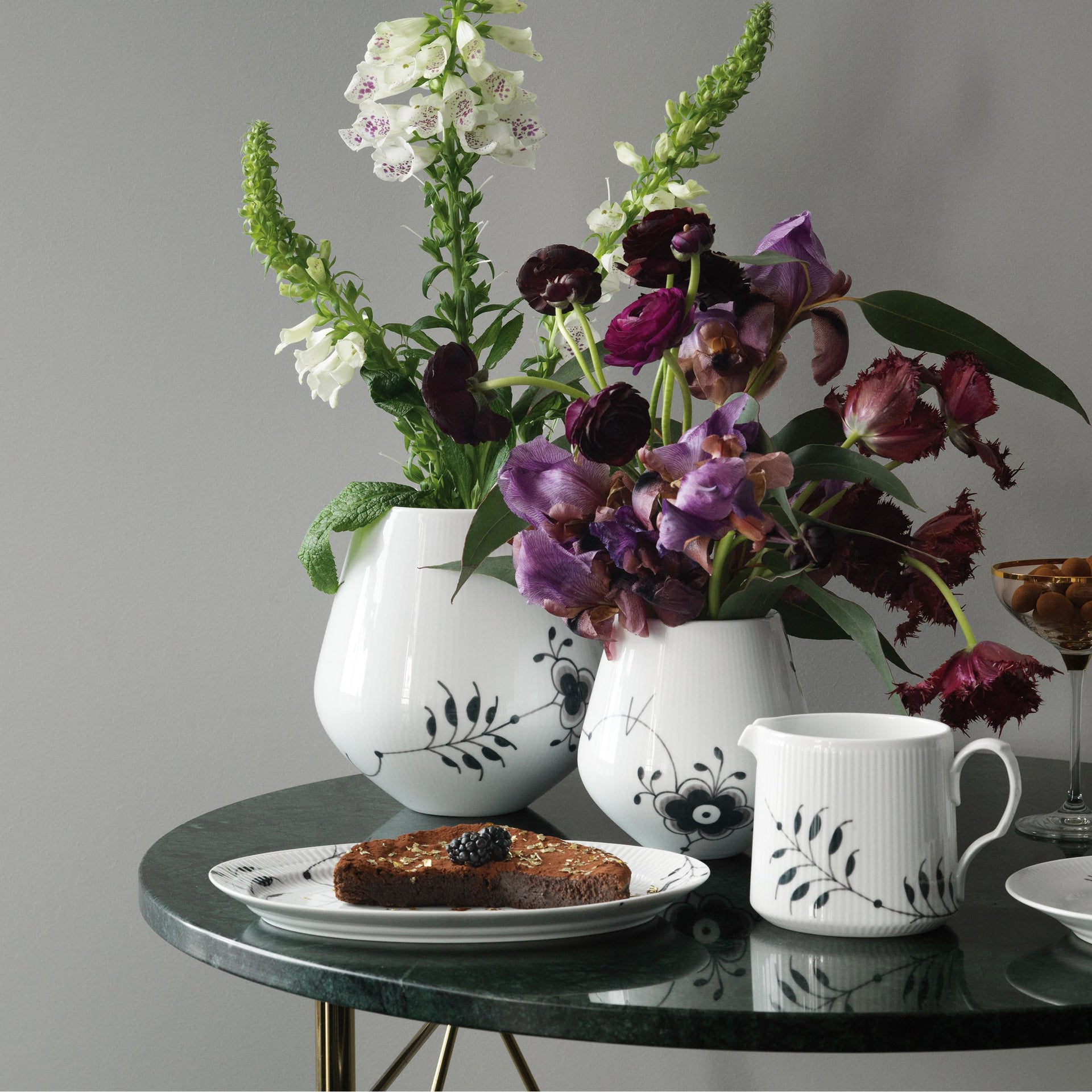 Black Fluted Mega Vase, 20.5 cm