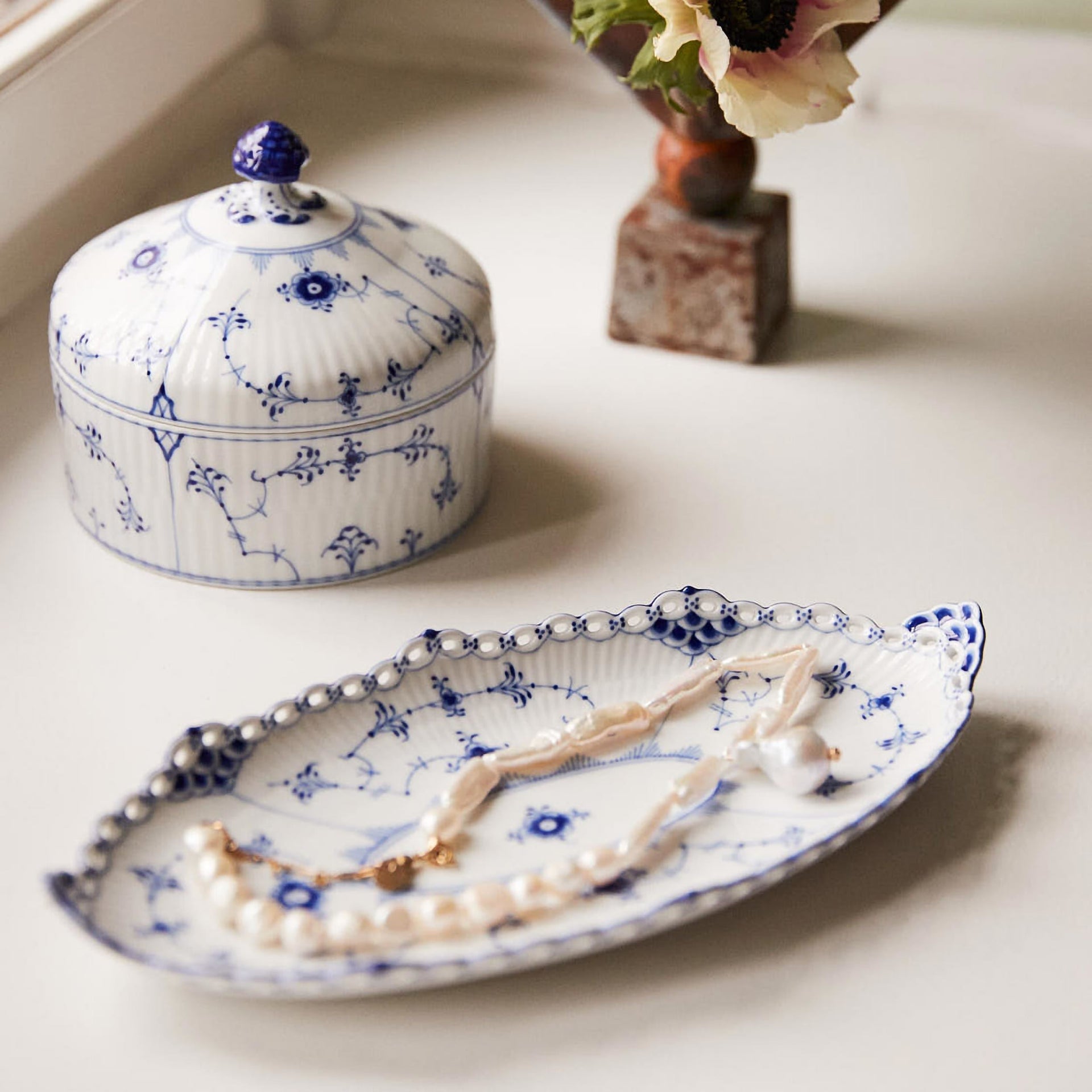 Blue Fluted Full Lace Assiette, 24.5 cm