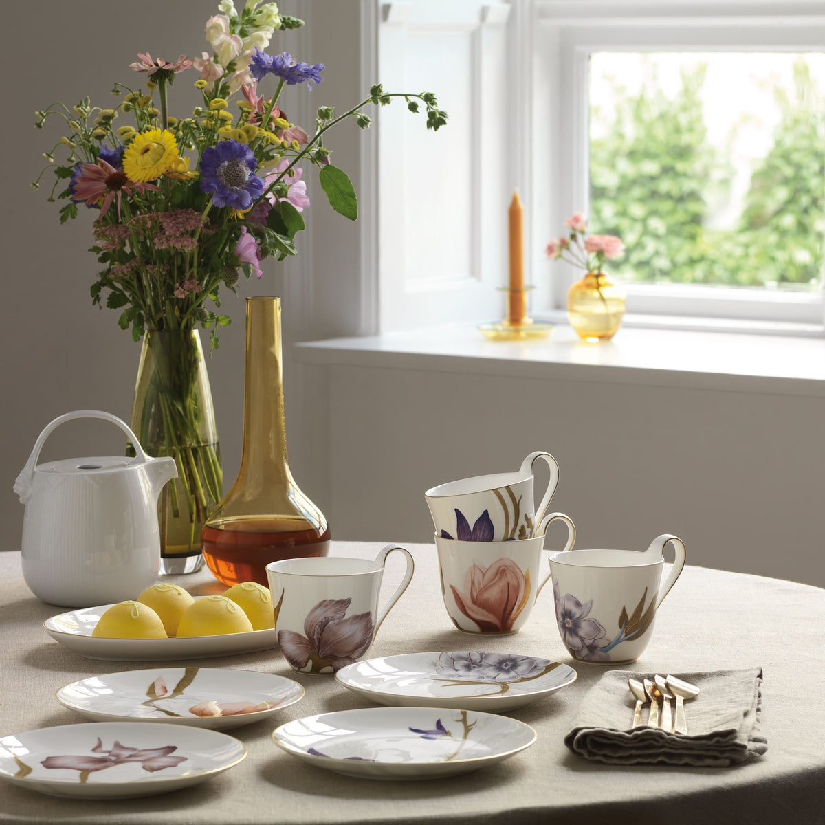 Flora High Handle Cup, Magnolia, 33 cl