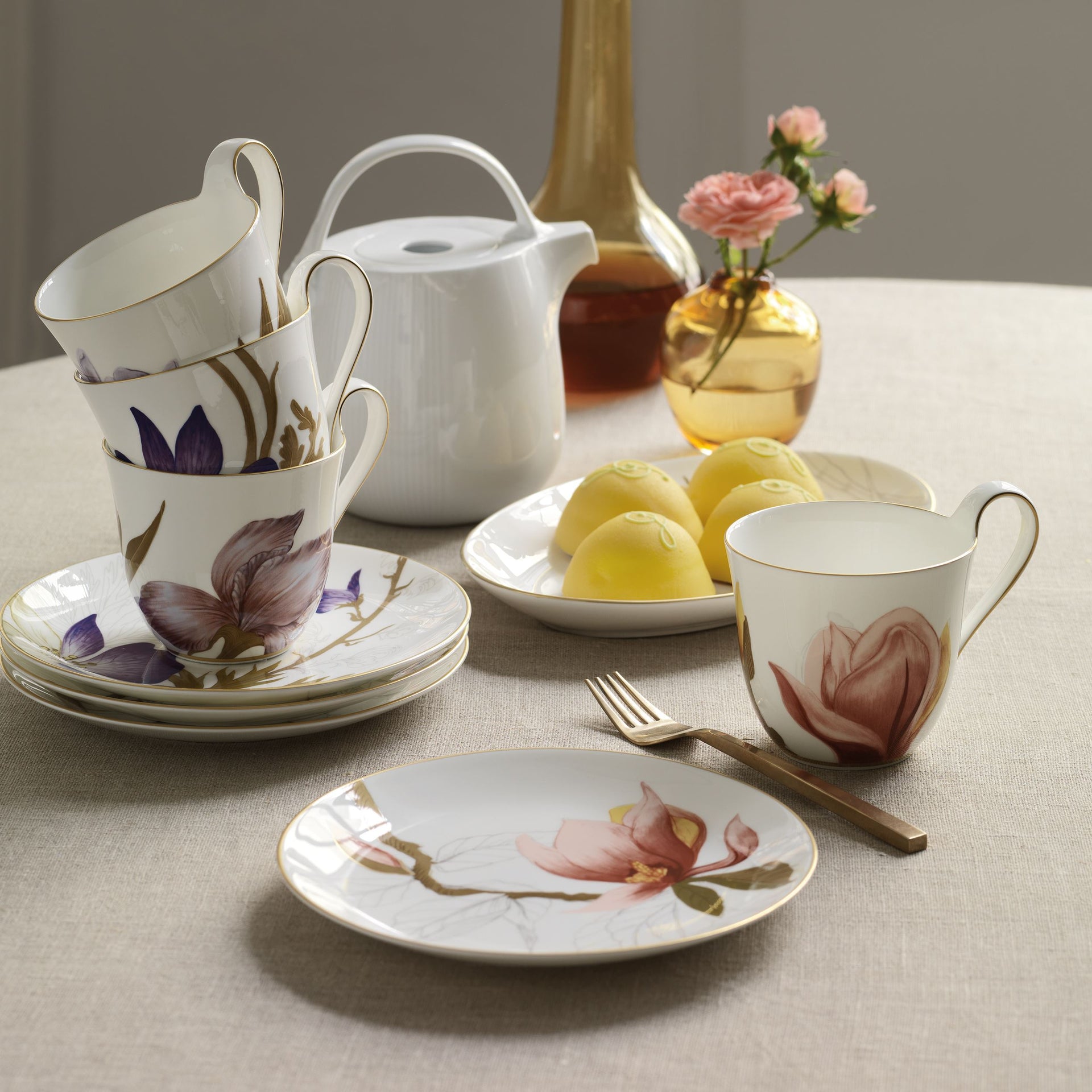 Flora High Handle Cup, Iris, 33 cl
