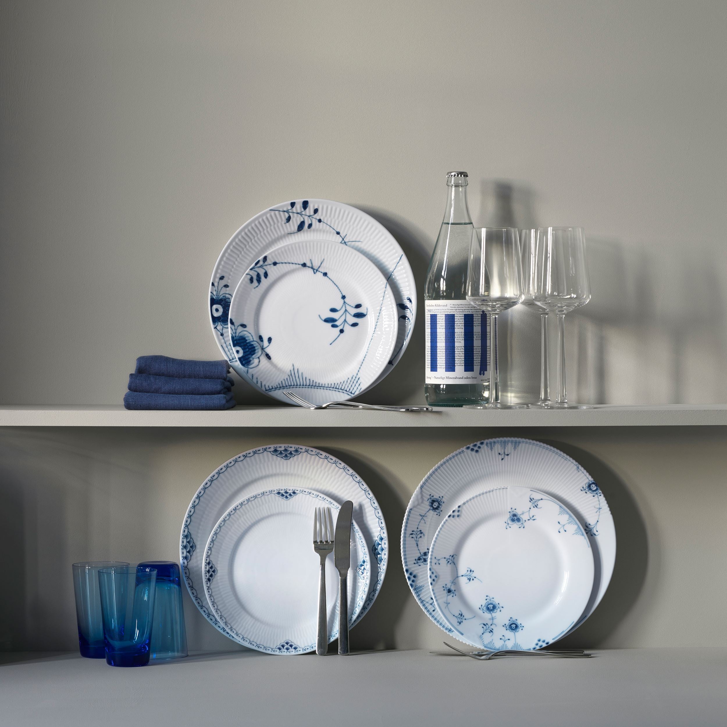   Blue Fluted Mega 皿２枚セット Blue Fluted Mega Plate, Decoration 2, 22 cm, 2 pcs | Royal Copenhagen