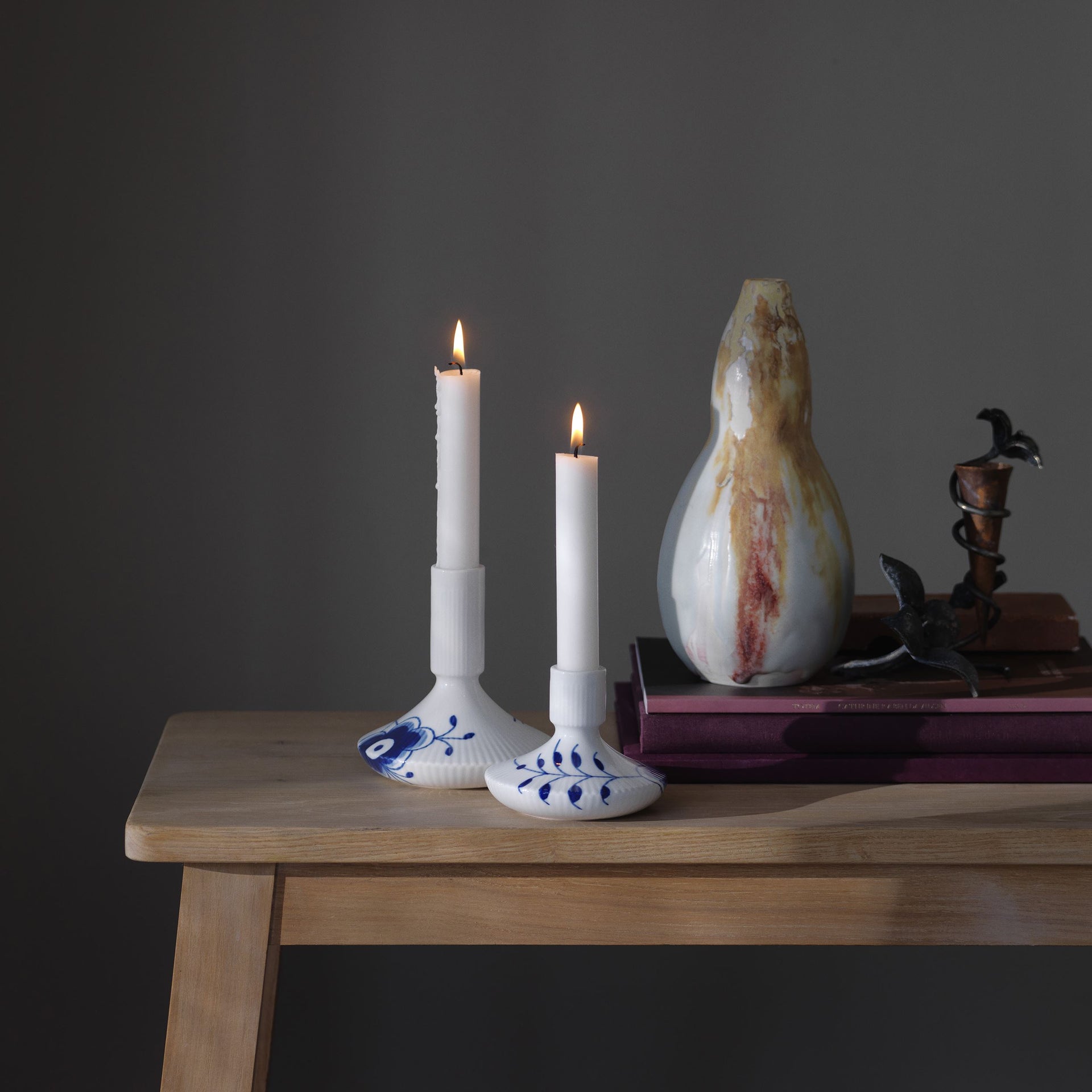 Blå Mega Riflet lysestage, 8 cm - Blue Fluted Mega Candleholder, 8 cm