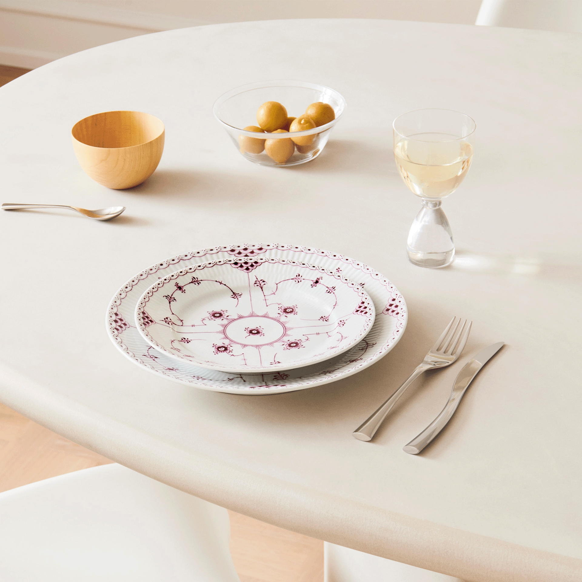 Purpur Fluted Half Lace Plate, 27 cm
