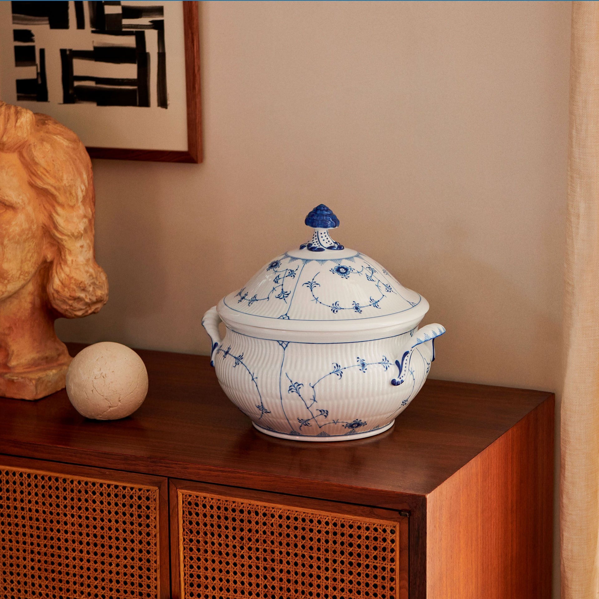 Blue Fluted Plain Tureen with Lid, 460 cl