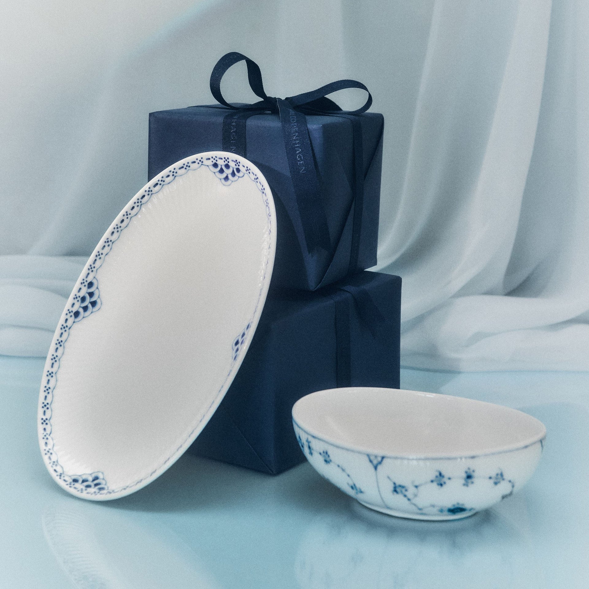 Blue Fluted Plain Oval Bowl, 37 cl