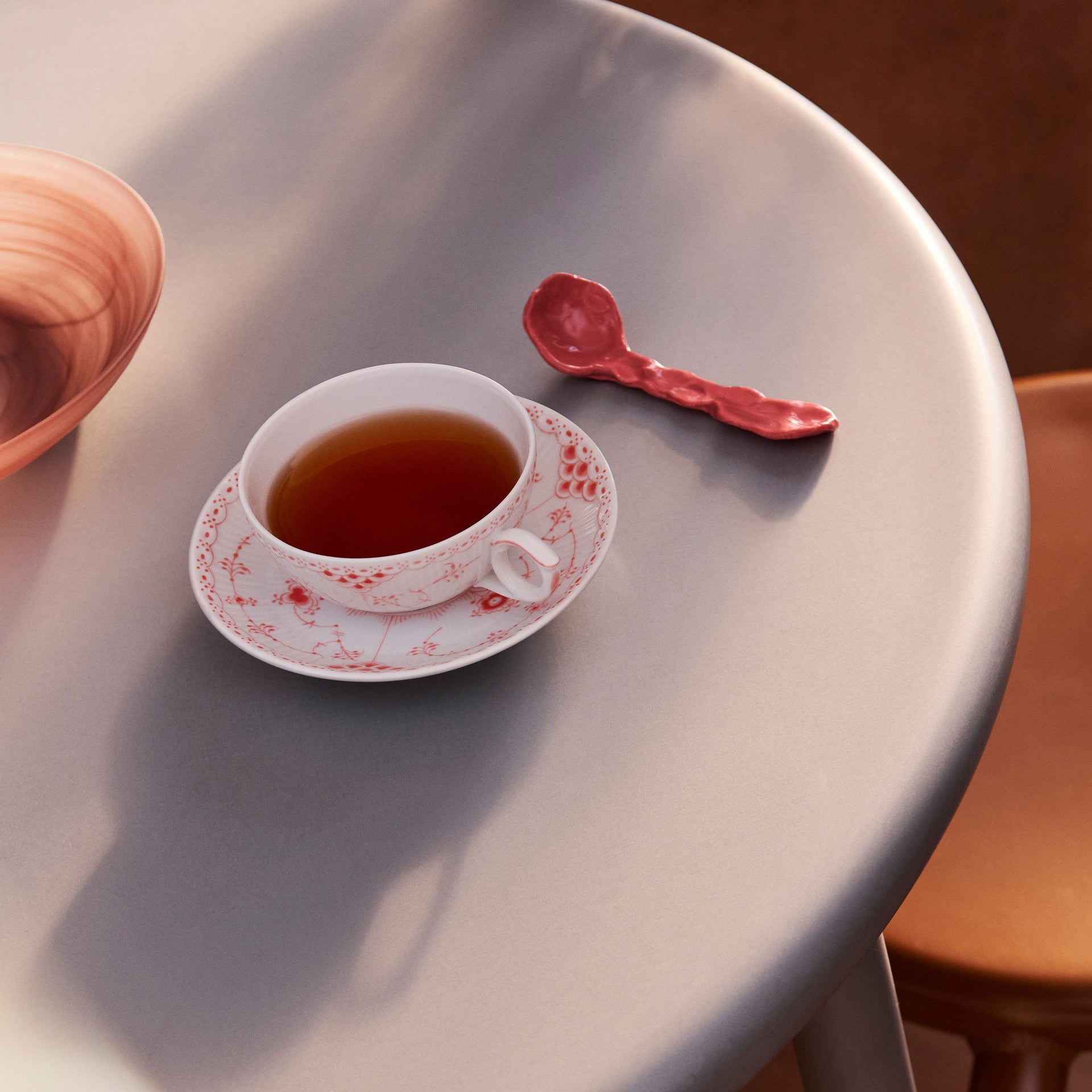 Koral Musselmalet Halvblonde kop og underkop, 20 cl - Coral Fluted Half Lace Cup and Saucer, 20 cl