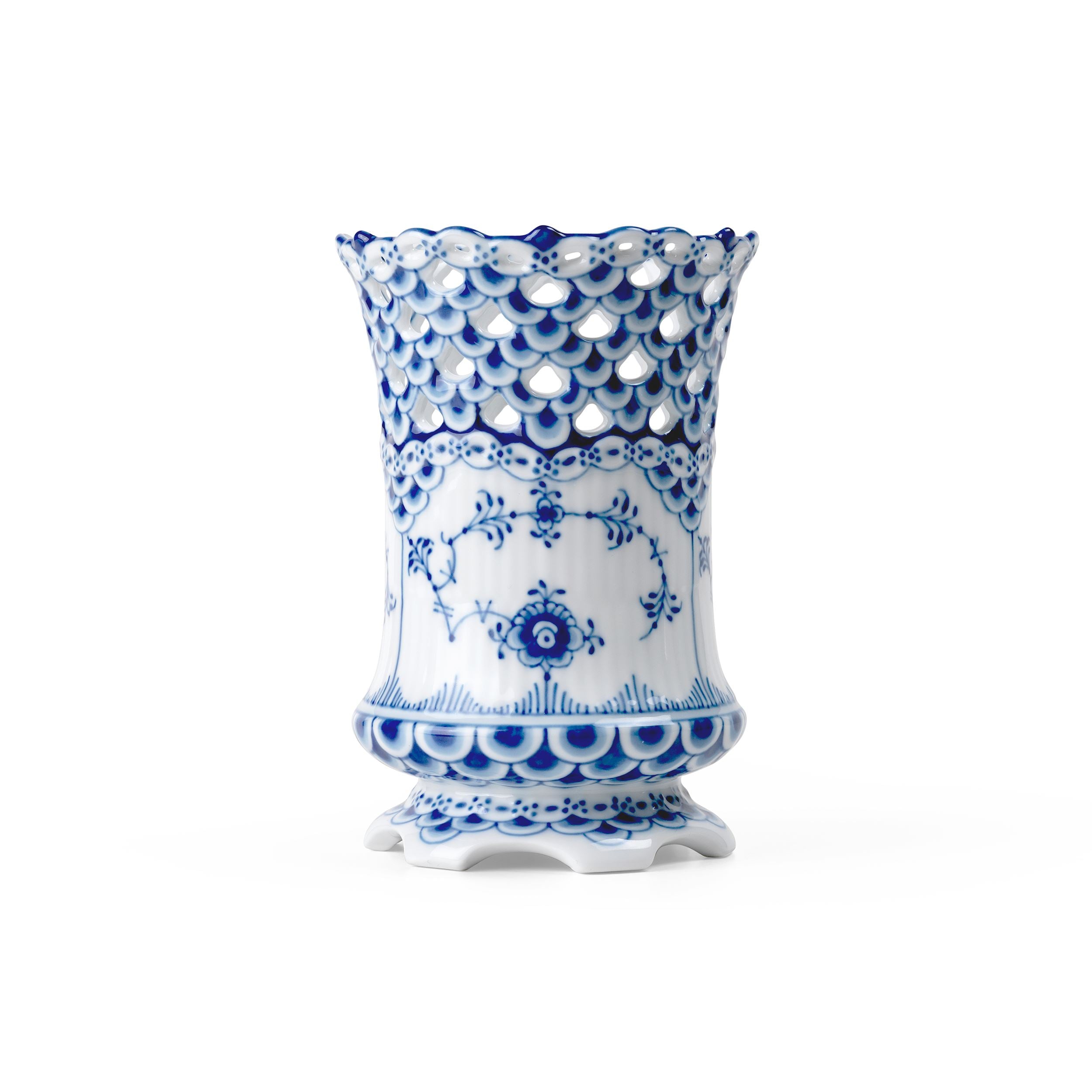 花瓶・フラワースタンド   Blue Fluted Lace Vase Blue Fluted Full Lace Vase, 11 cm | Royal Copenhagen