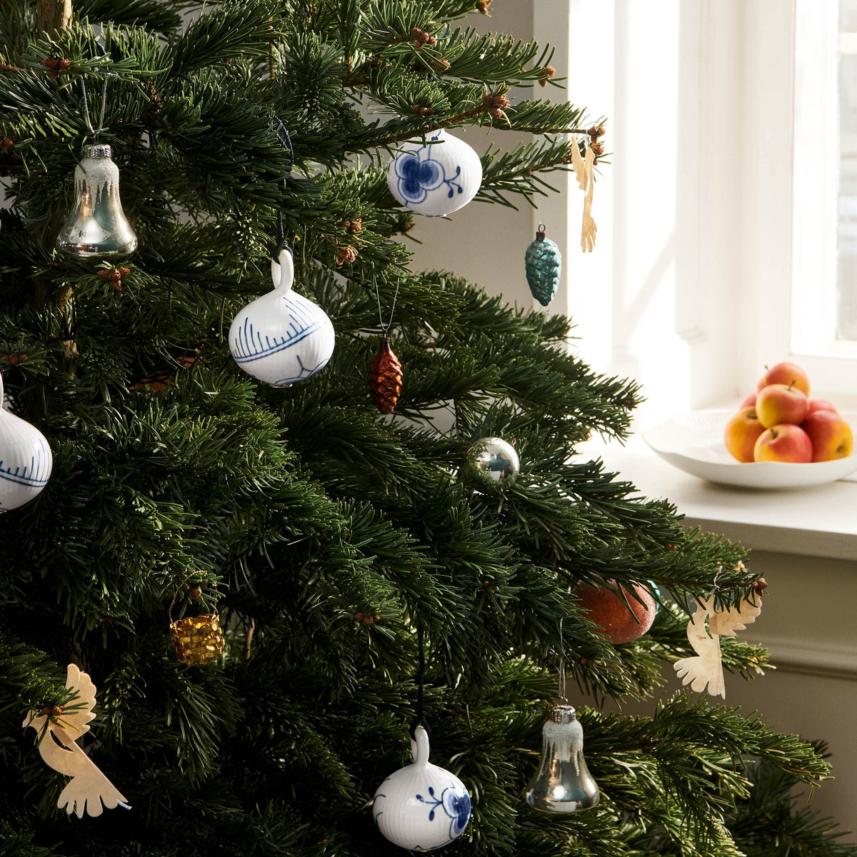 Blå Mega Riflet julekugle, 9,5 cm, 2 stk. - Blue Mega Christmas Bauble, 9.5 cm, 2 pcs
