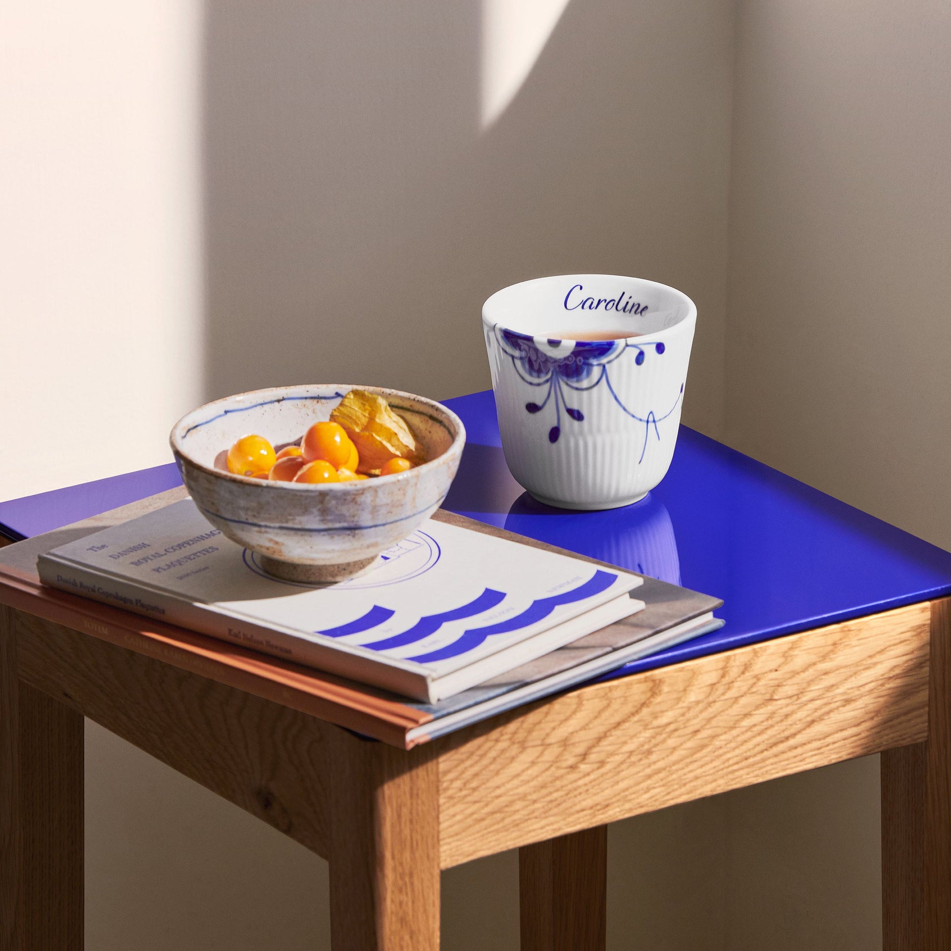 Blå Mega Riflet termokrus, Bespoke, 26 cl - Blue Fluted Mega Thermal Mug, Bespoke, 26 cl