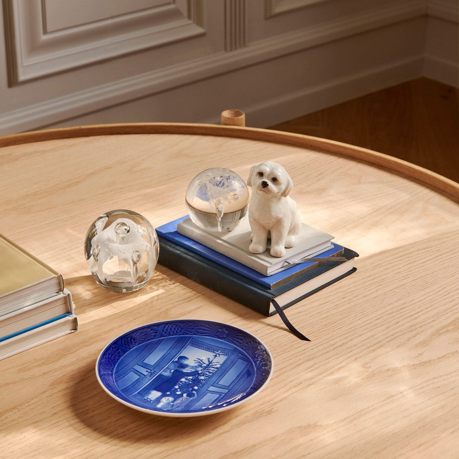 Blue Collectibles Christmas Plate Figurine 2024, Dog, 10.5 cm - Christmas Plate Figurine 2024, Dog, 10.5 cm