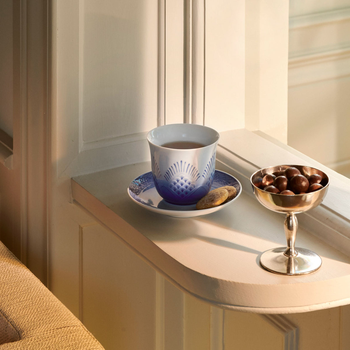Blue Collectibles Thermal Mug and Plate 2024, 26 cl, 15.5 cm - Thermal Mug and Plate 2024, 26 cl, 15.5 cm