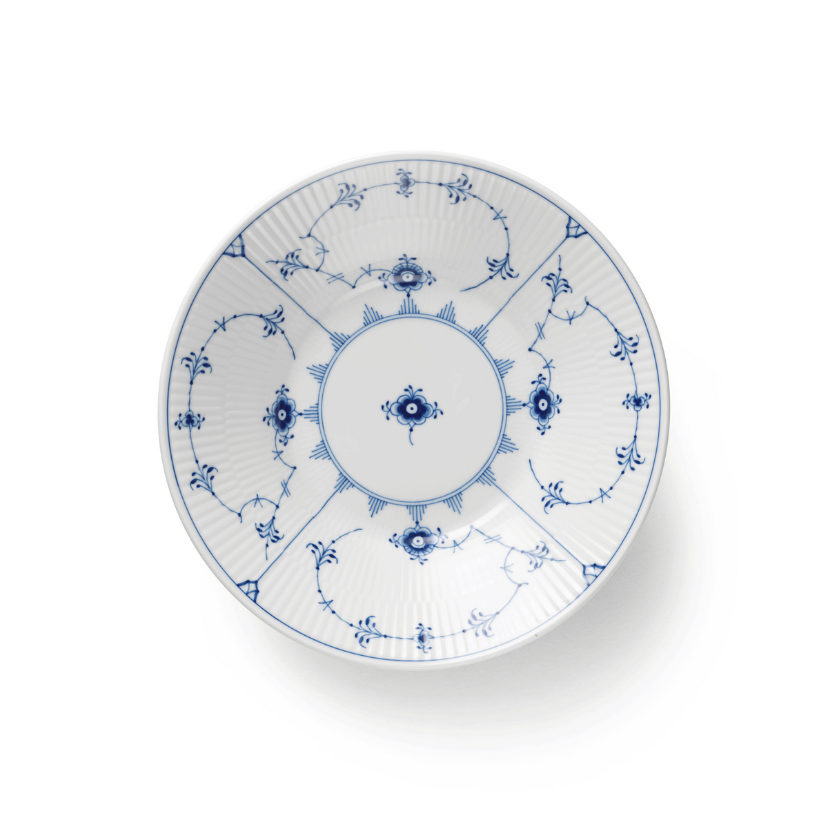 Blue Fluted Plain Deep Plate, 21 cm | Royal Copenhagen Blue Fluted Plain Deep Plate, 21 cm | Royal Copenhagen
