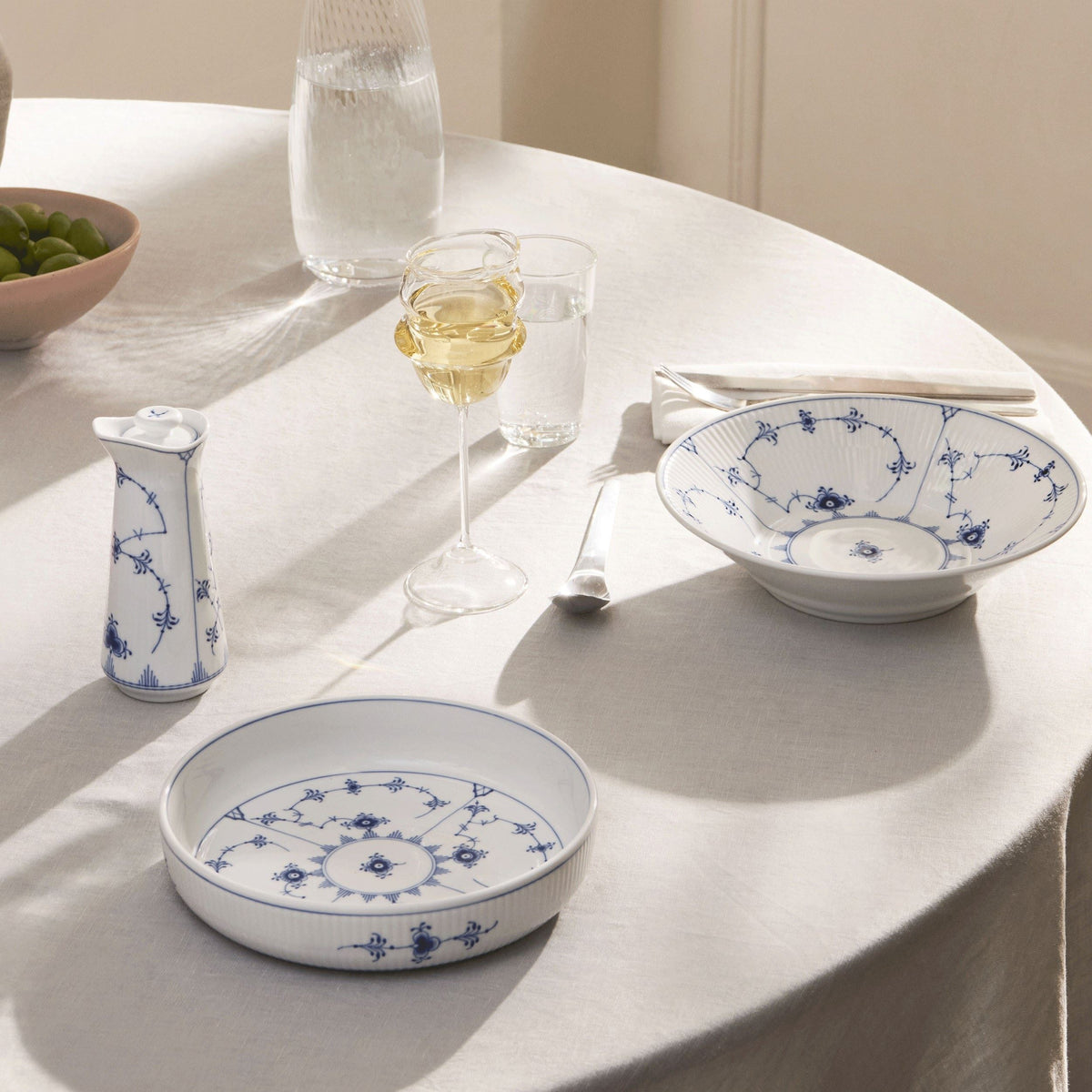 Blue Fluted Plain Ovenware, 18.5 cm - Blue Fluted Plain pieces