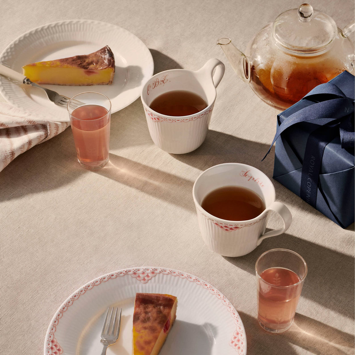 Coral Lace High Handle Cup, Bespoke, 33 cl