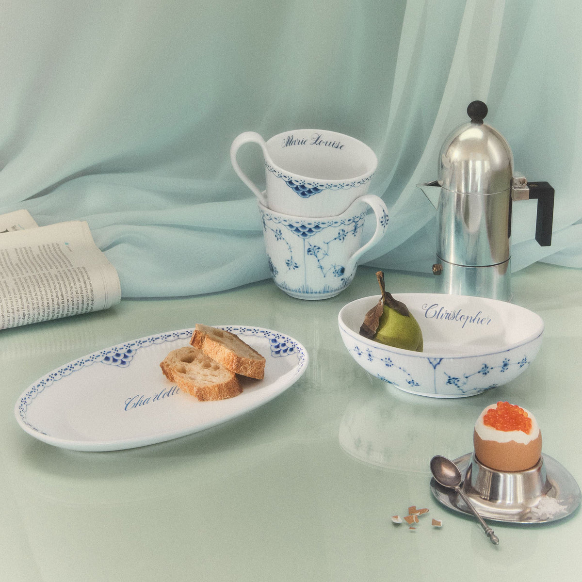 Musselmalet Halvblonde højhankskop, Bespoke, 33 cl - Blue Fluted Half Lace High Handle Cup, Bespoke, 33 cl