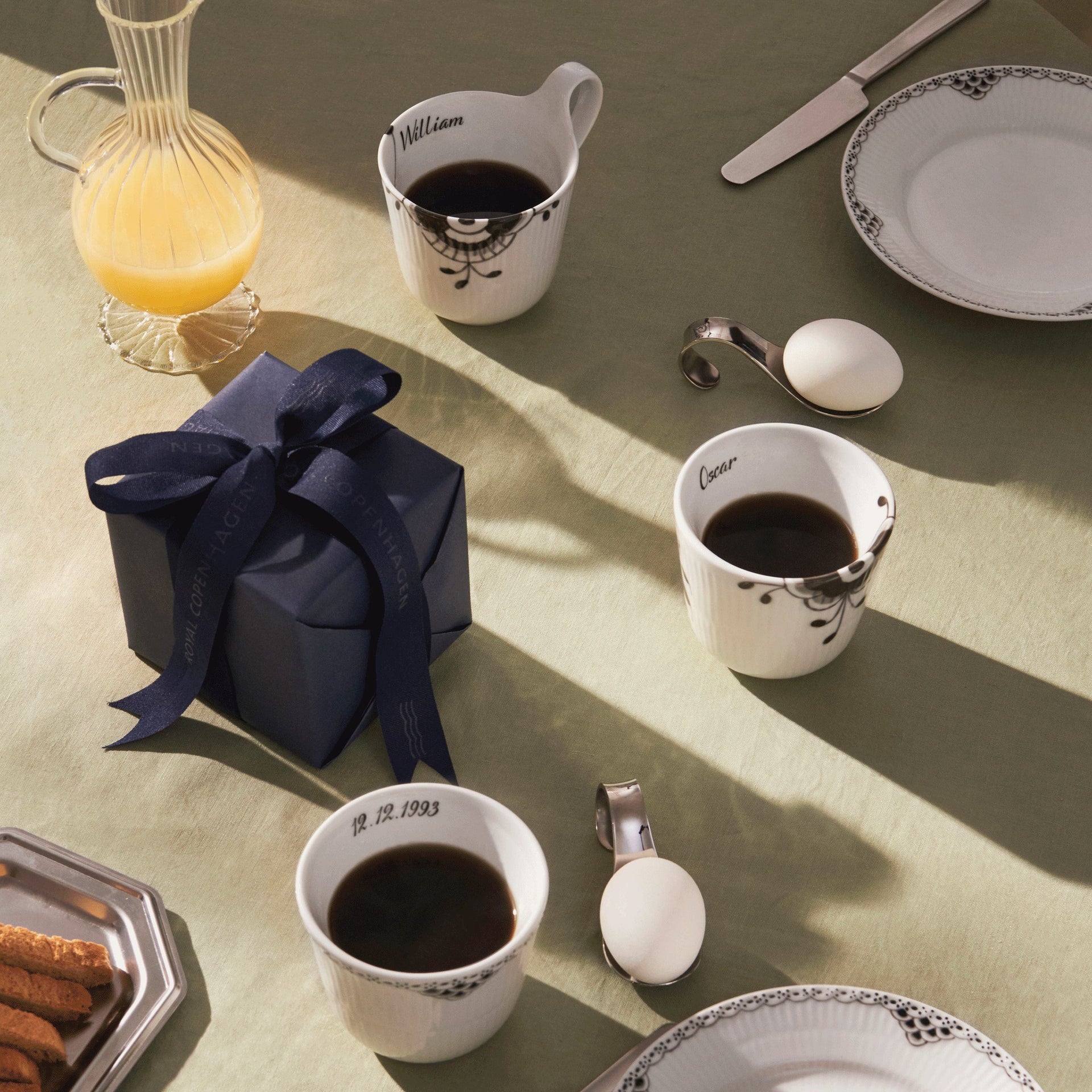 Sort Mega Riflet højhankskop, Bespoke, 33 cl - Black Fluted Mega High Handle Cup, Bespoke, 33 cl