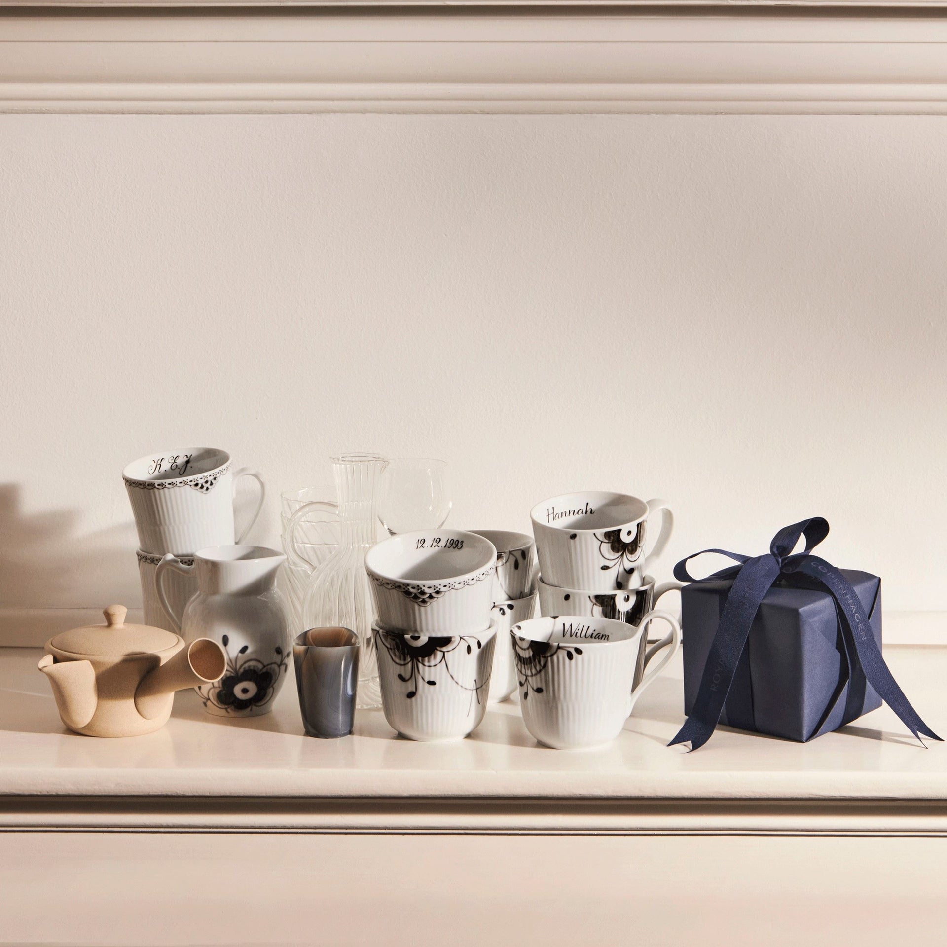 Sort Mega Riflet højhankskop, Bespoke, 33 cl - Black Fluted Mega High Handle Cup, Bespoke, 33 cl
