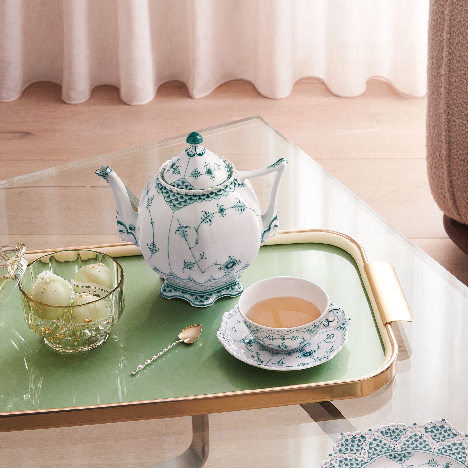 Smaragd Musselmalet Helblonde tekande, 100 cl - Emerald Green Fluted Full Lace Teapot, 100 cl