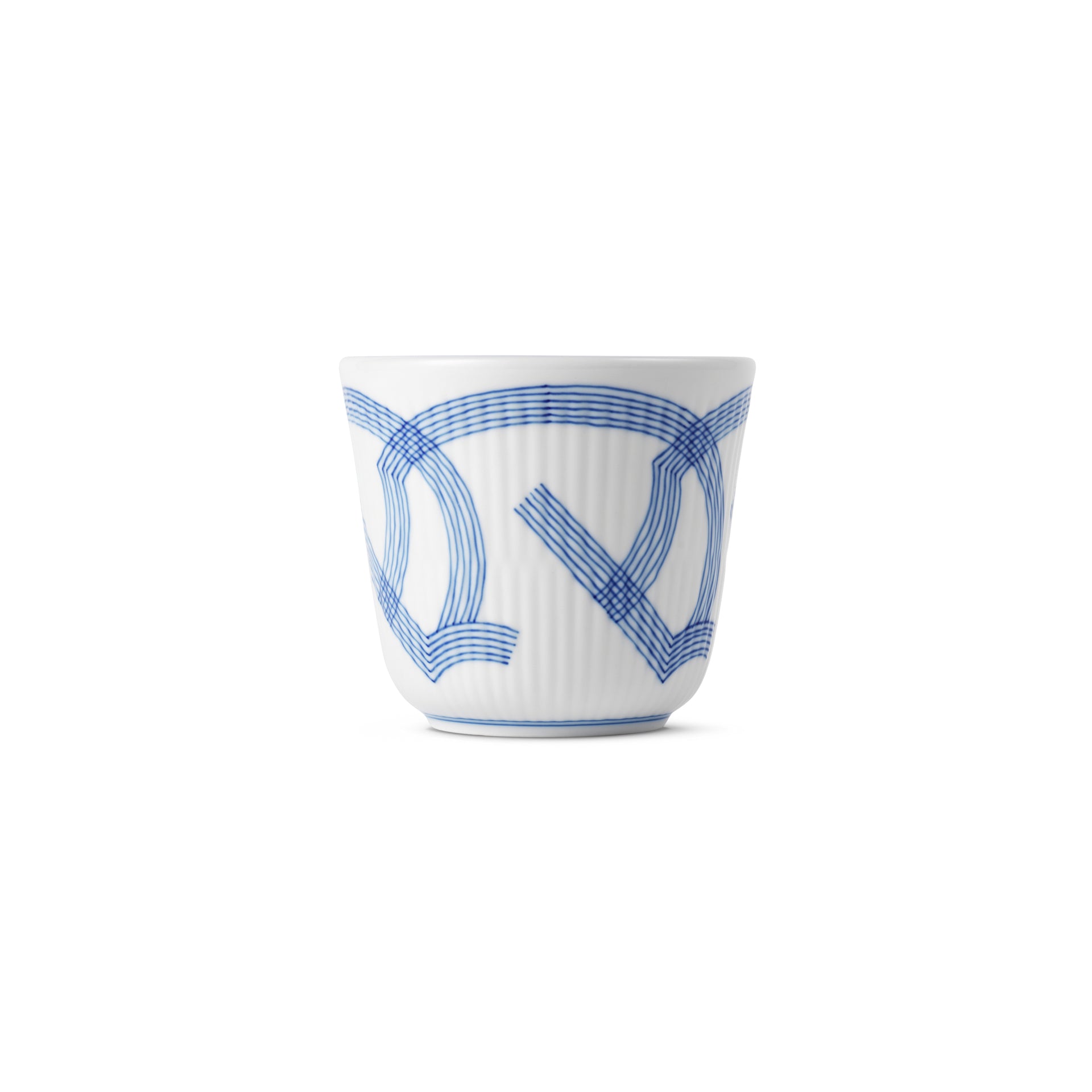 MOTIF Thermal Mug, 26 cl - White ceramic cup with blue geometric patterns on a white background