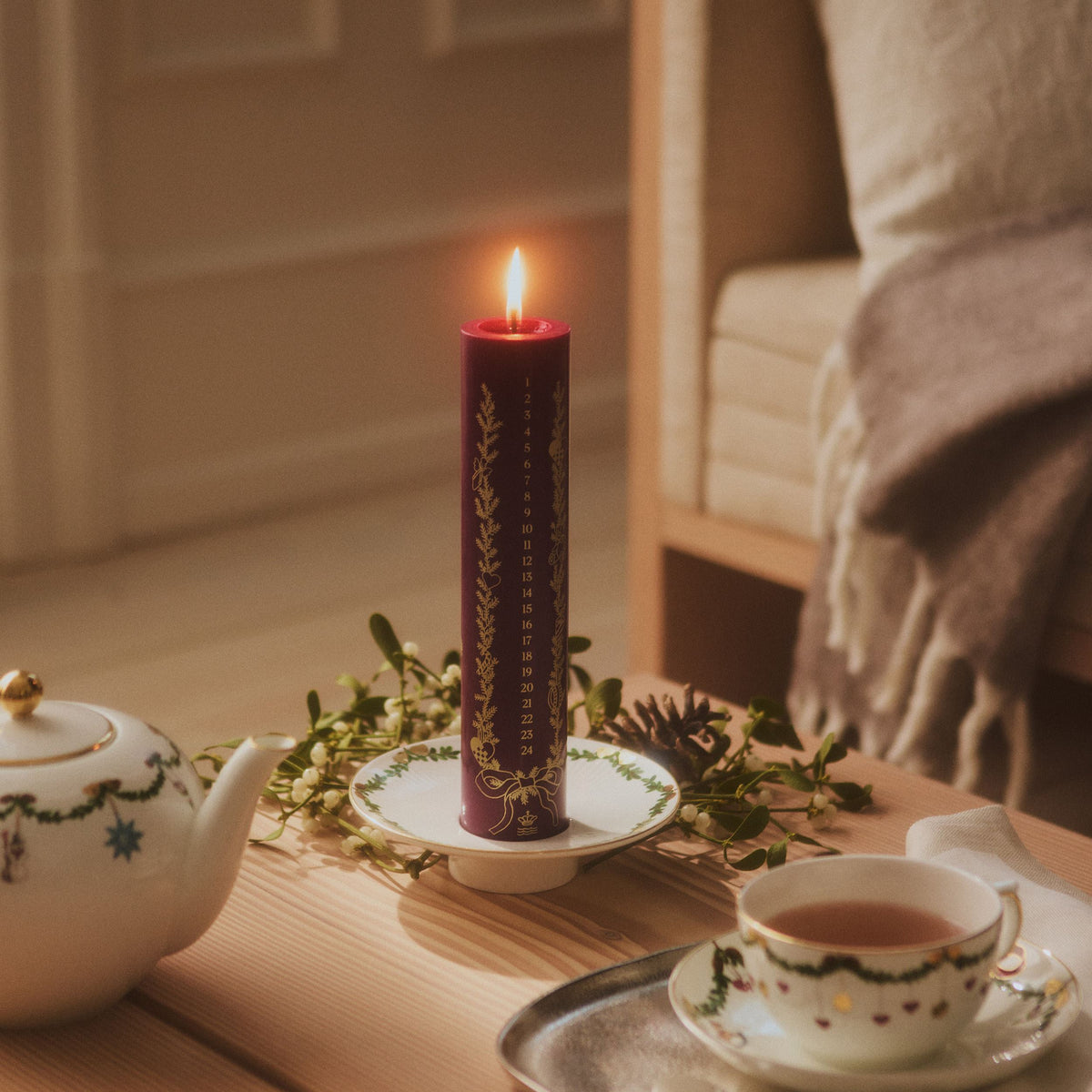 Star Fluted Christmas Advent Candle, Red, 25 cm