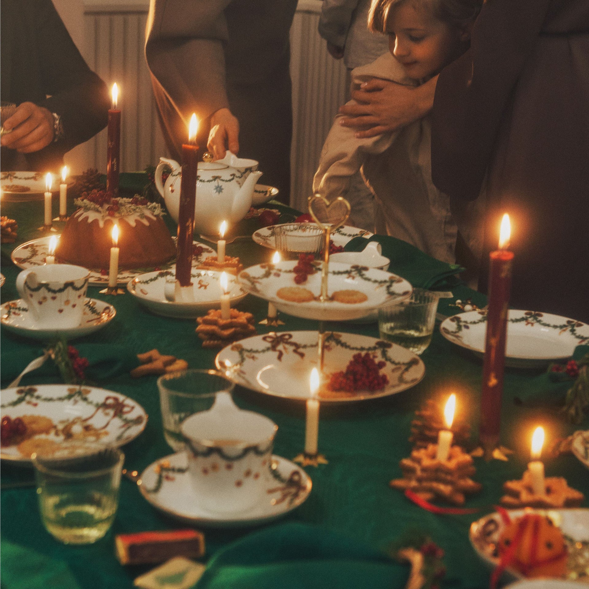 Star Fluted Christmas Candles, 28 cm, 4 pcs
