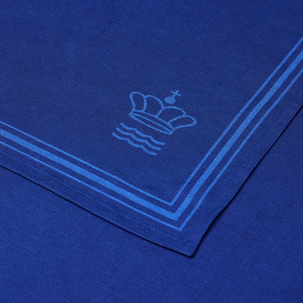 Waves Classic Tablecloth, Blue, 270 x 145 cm
