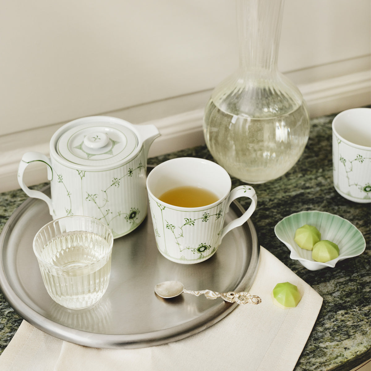 Iris Shell Dish, Green, 10 cm - Green Fluted Plain tea set