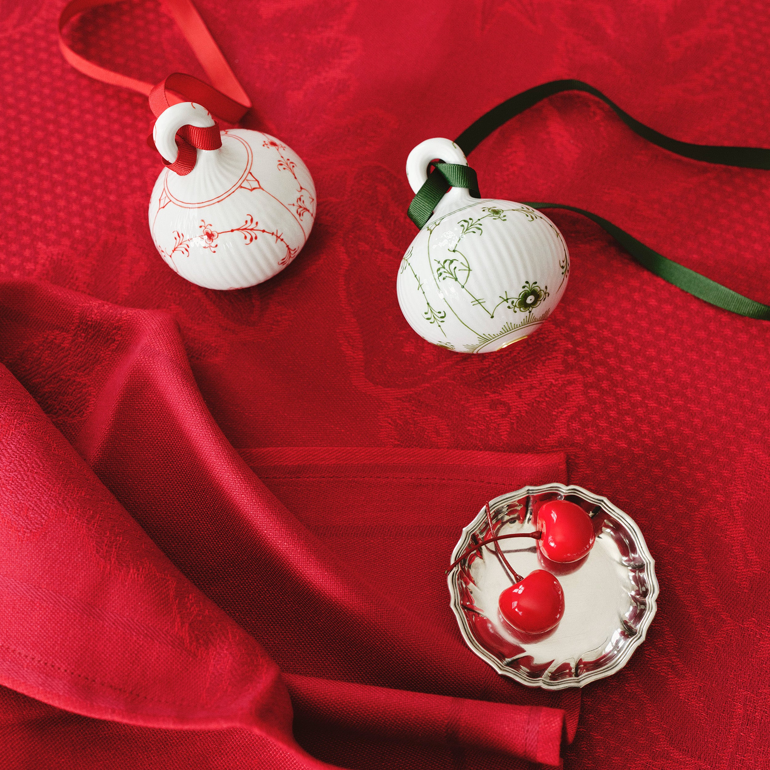 Blue Fluted Half Lace Christmas Bauble, 9.5 cm | Royal Copenhagen