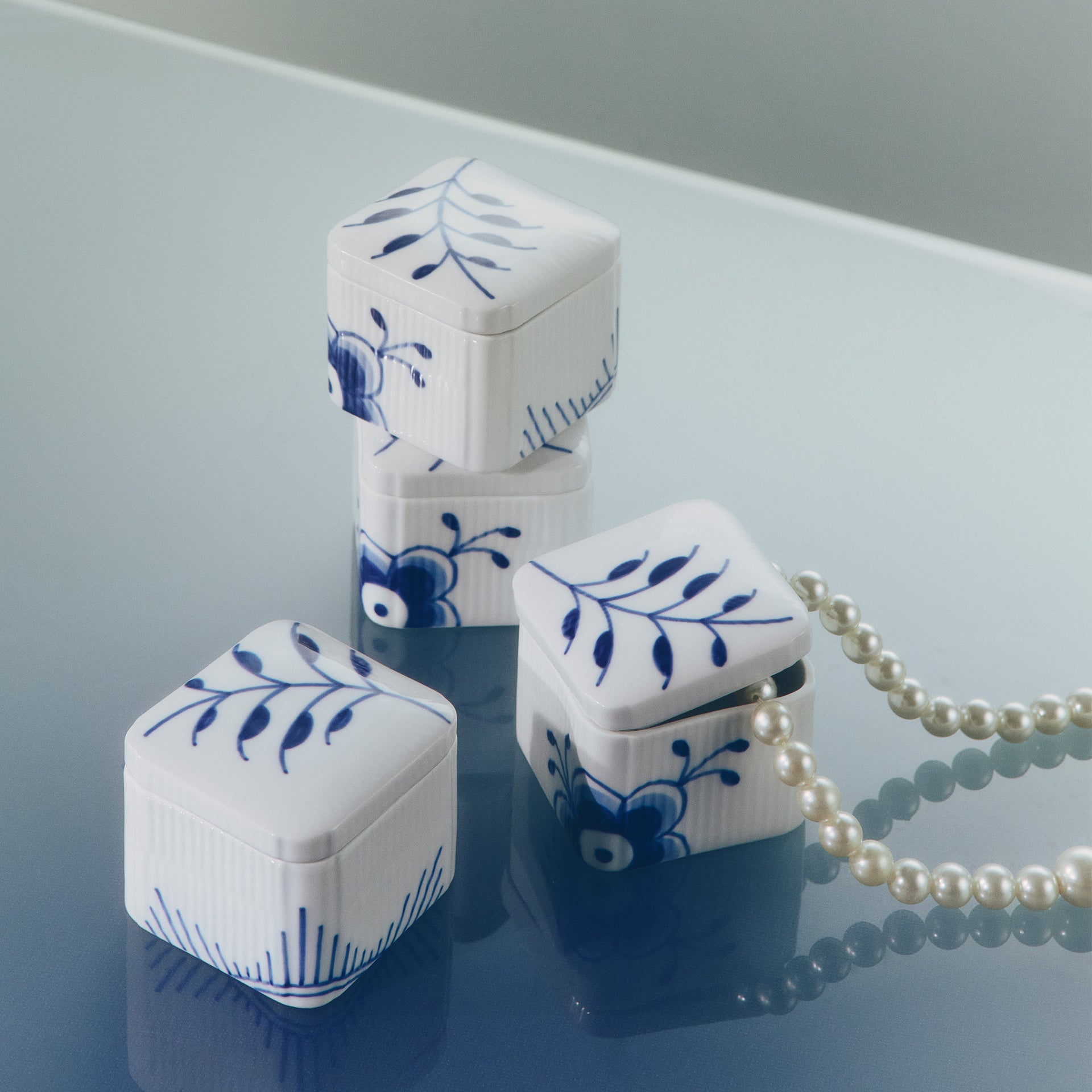 Blue Fluted Mega bonbonniere